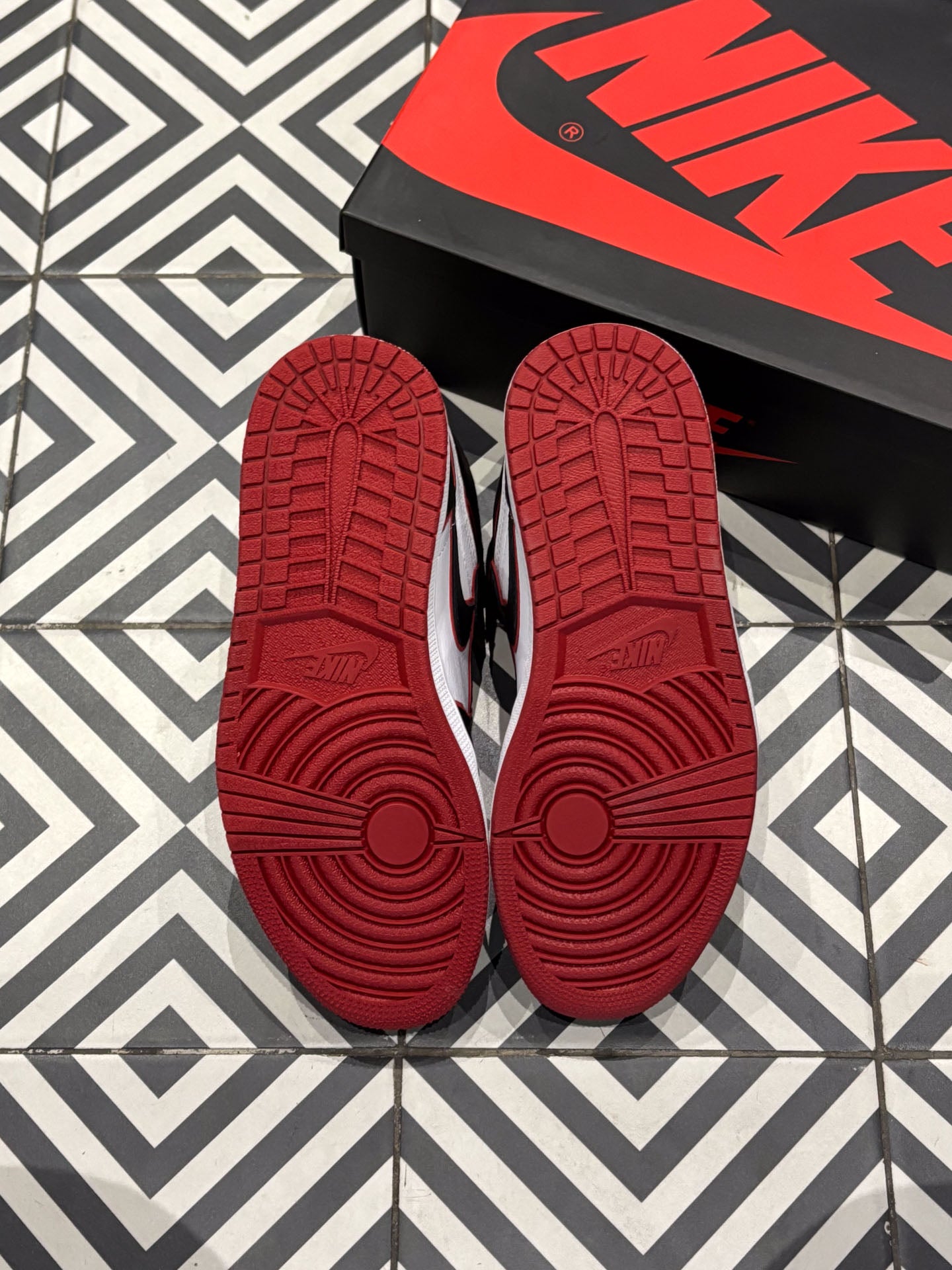 Jordan 1 High Bloodline (Taille 42)