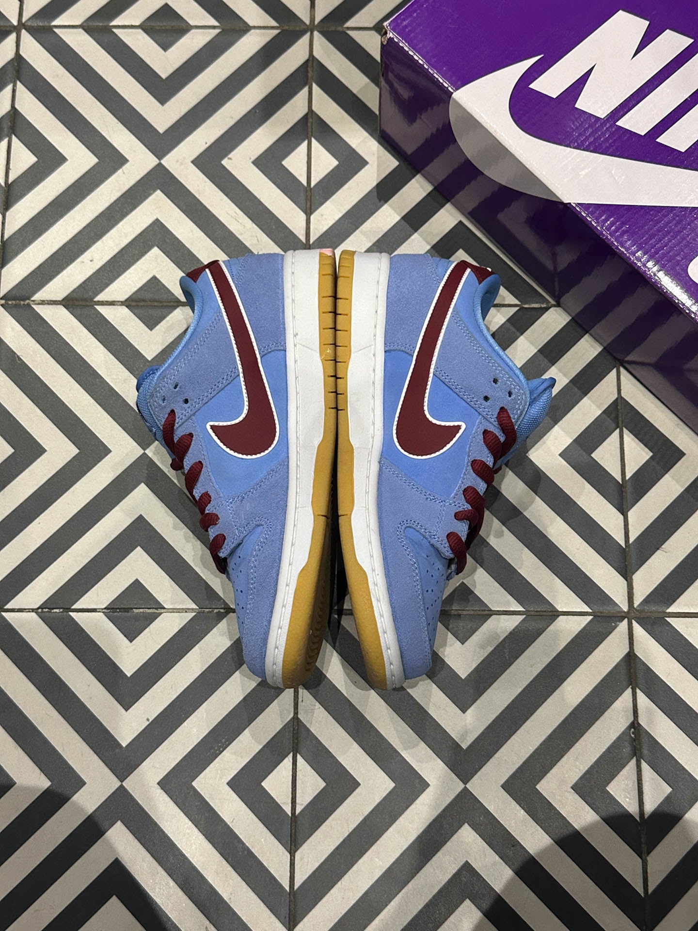 Dunk SB Philadelphia Philies (Taille 38,5)