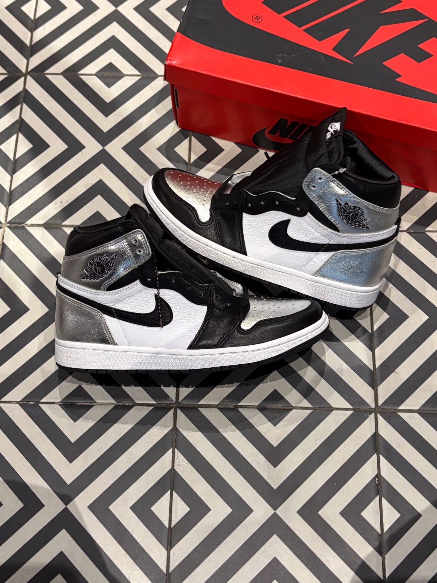 Jordan 1 High Silver Toe (Taille 40)