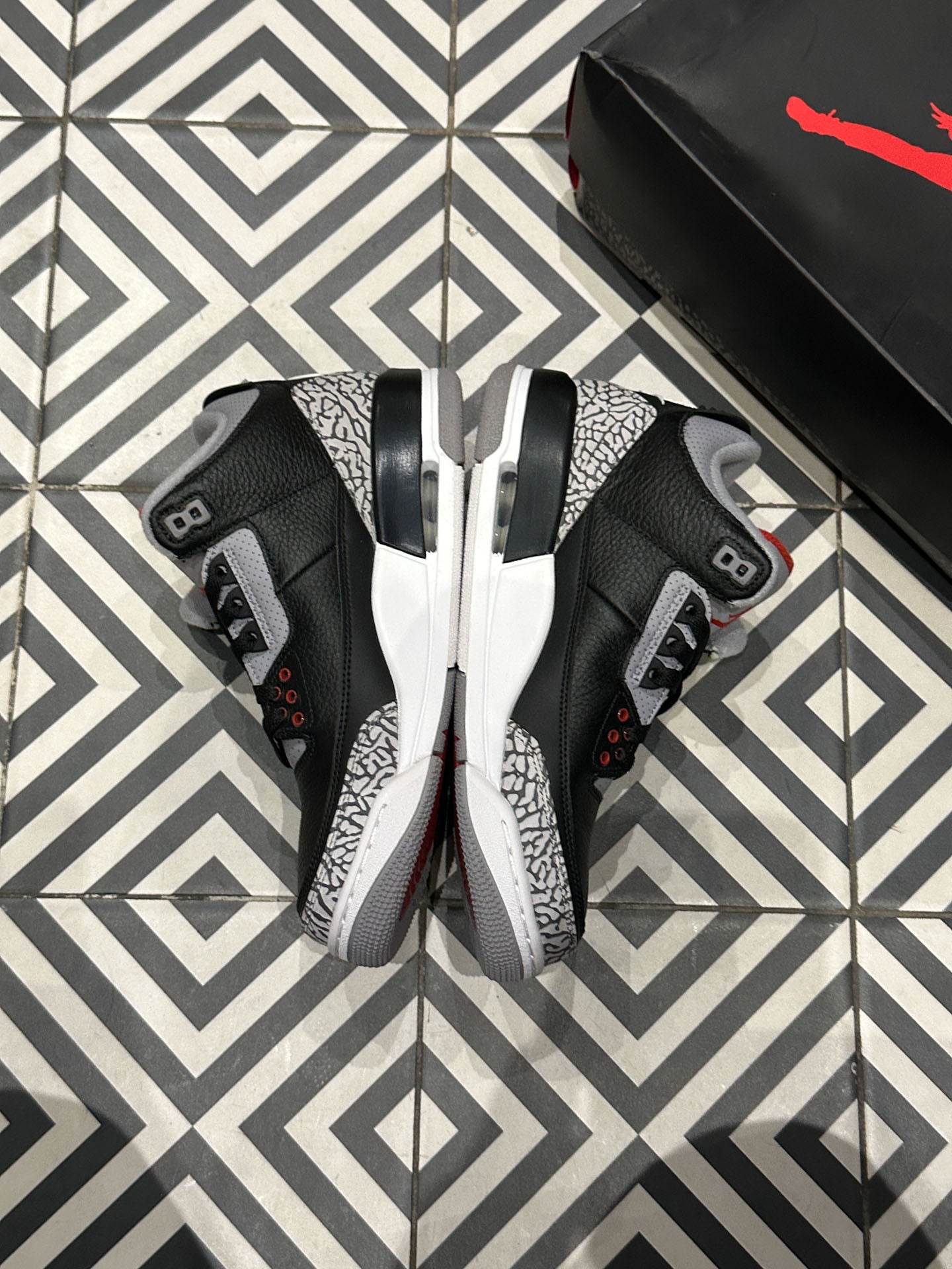 Jordan 3 Black Cement (Taille 41)
