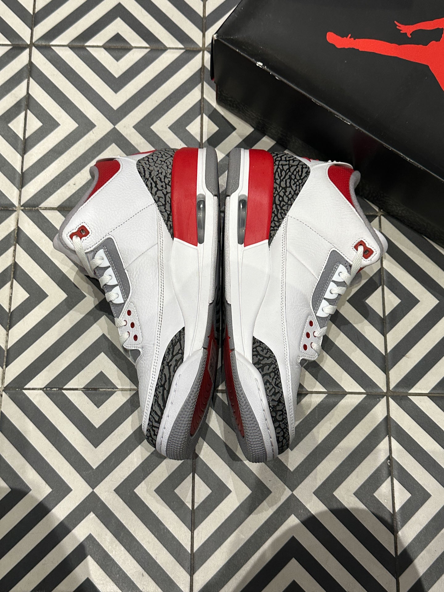 Jordan 3 Fire Red (Taille 47,5)
