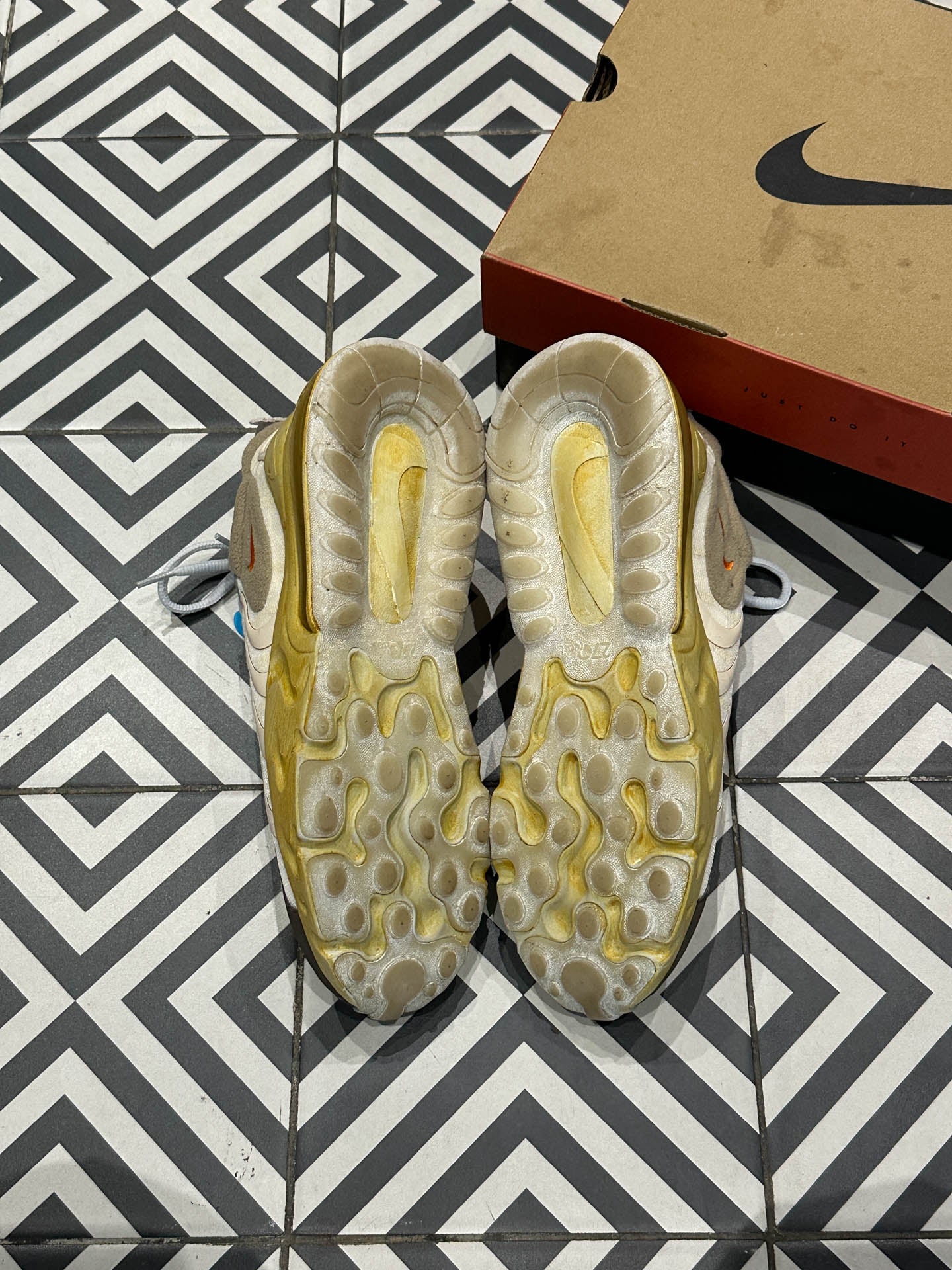 Air Max 270 Travis Scott (Taille 41)