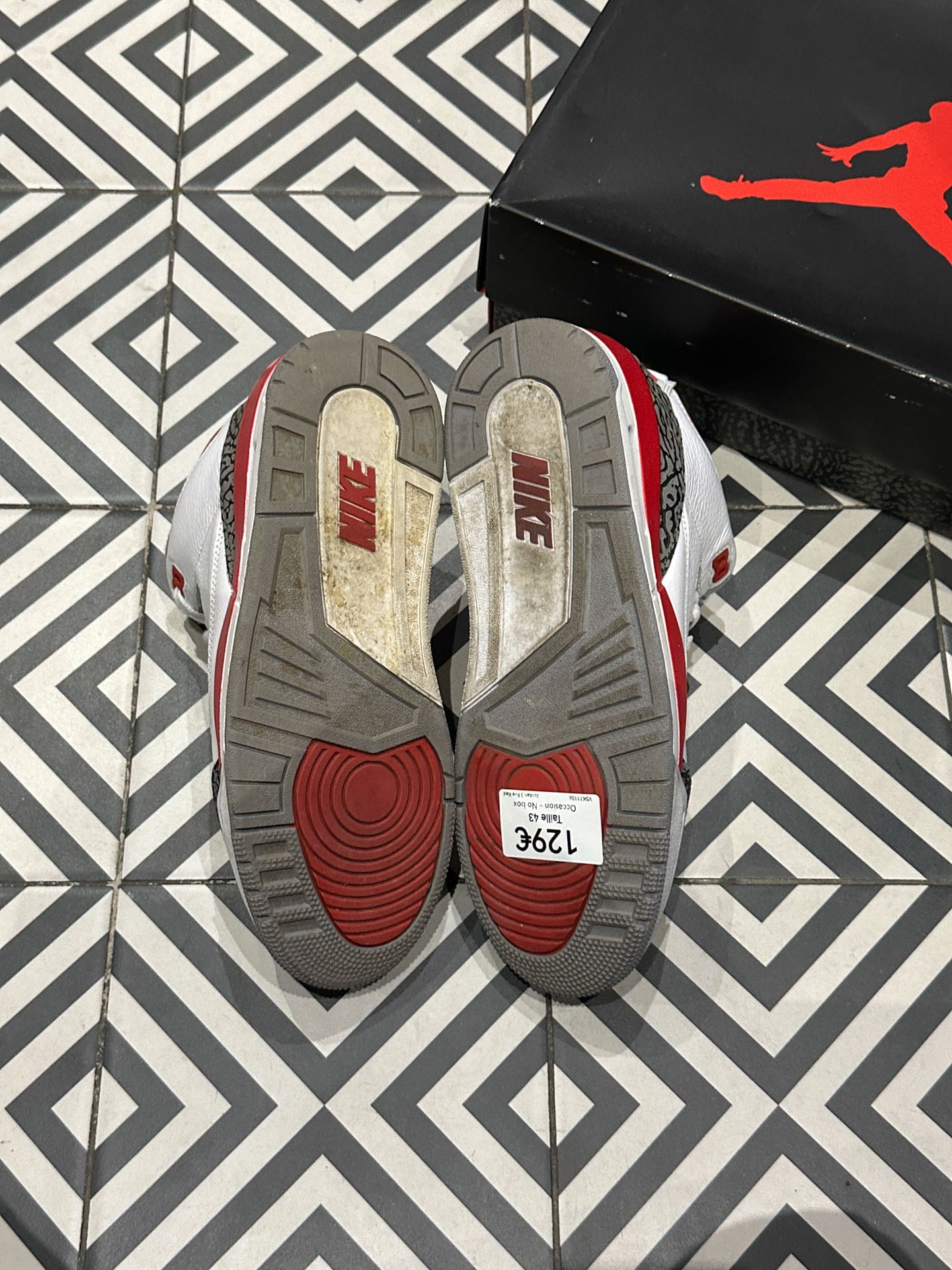 Jordan 3 Fire Red (Taille 42)