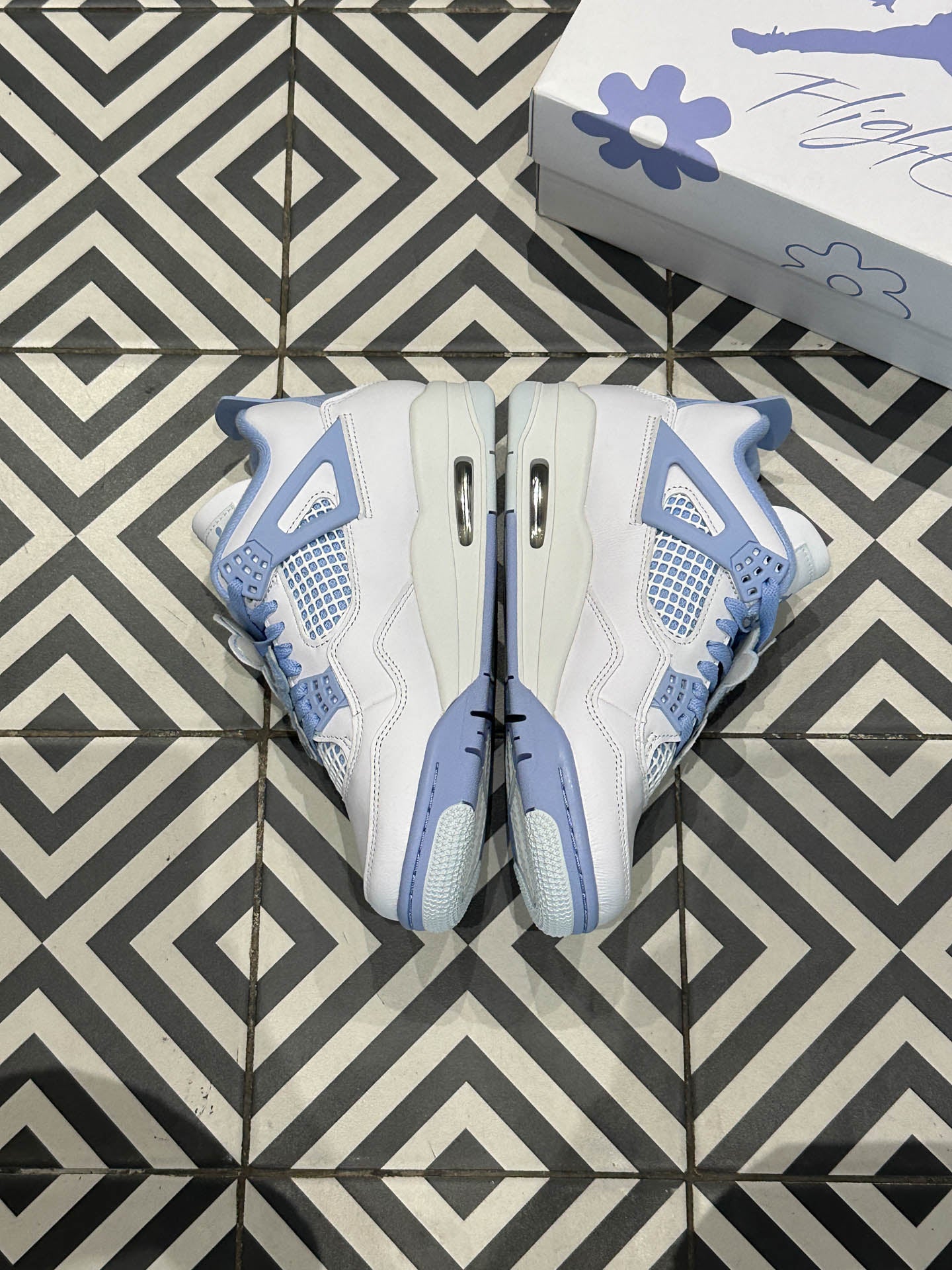 Jordan 4 Forget Me Not (Taille 39)