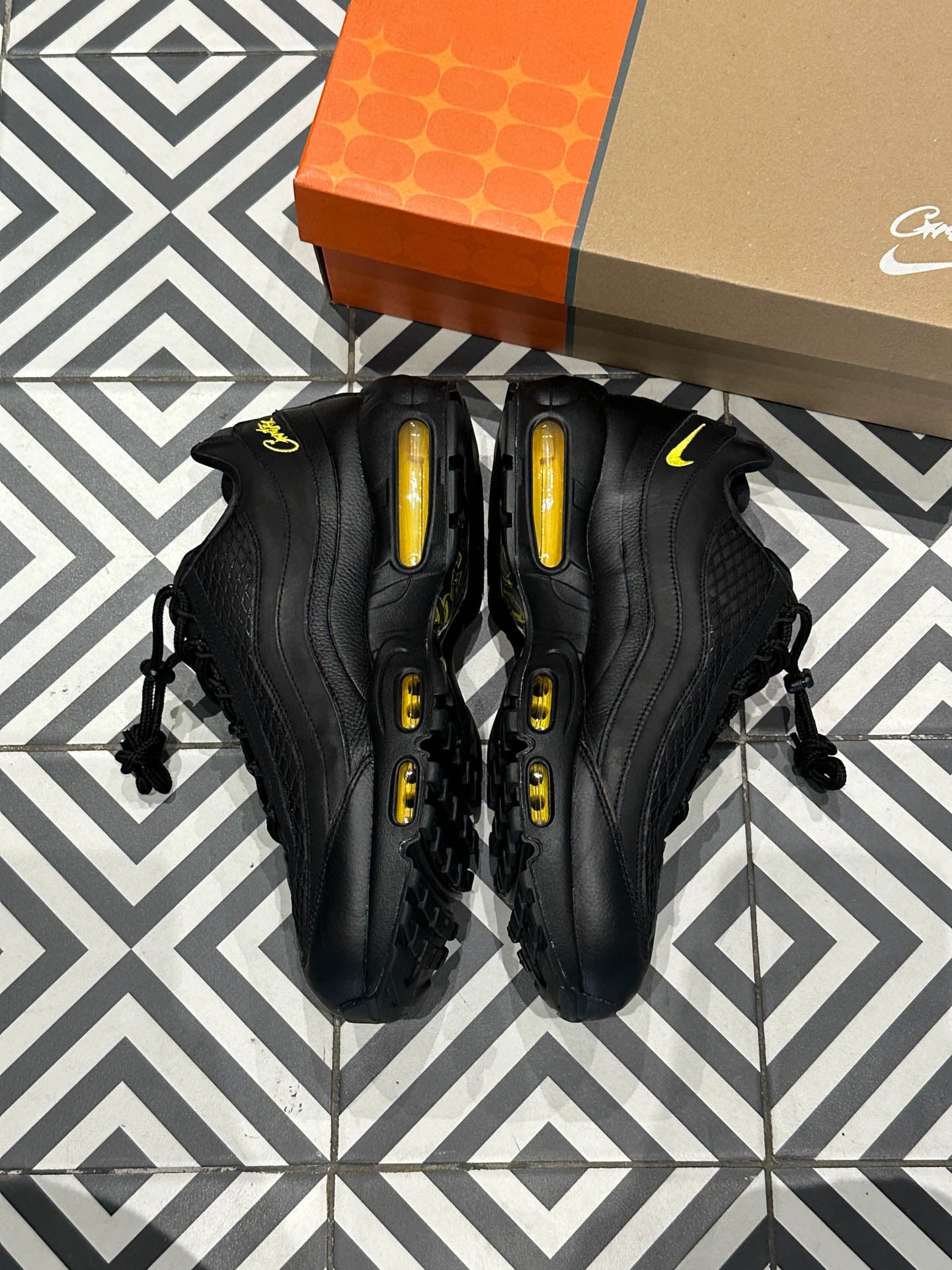 Air Max 95 Corteiz Honey Black (Taille 41)