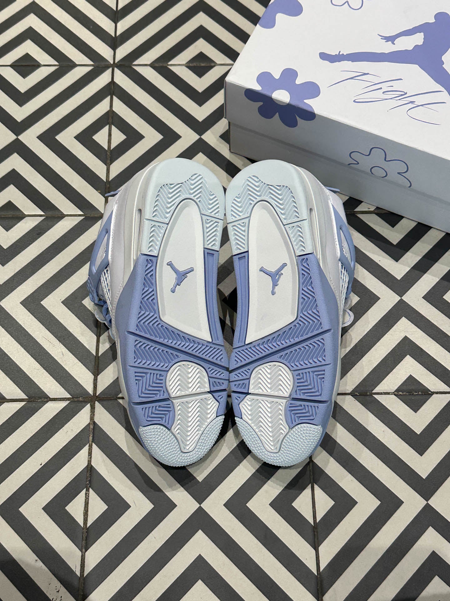 Jordan 4 Forget Me Not (Taille 39)