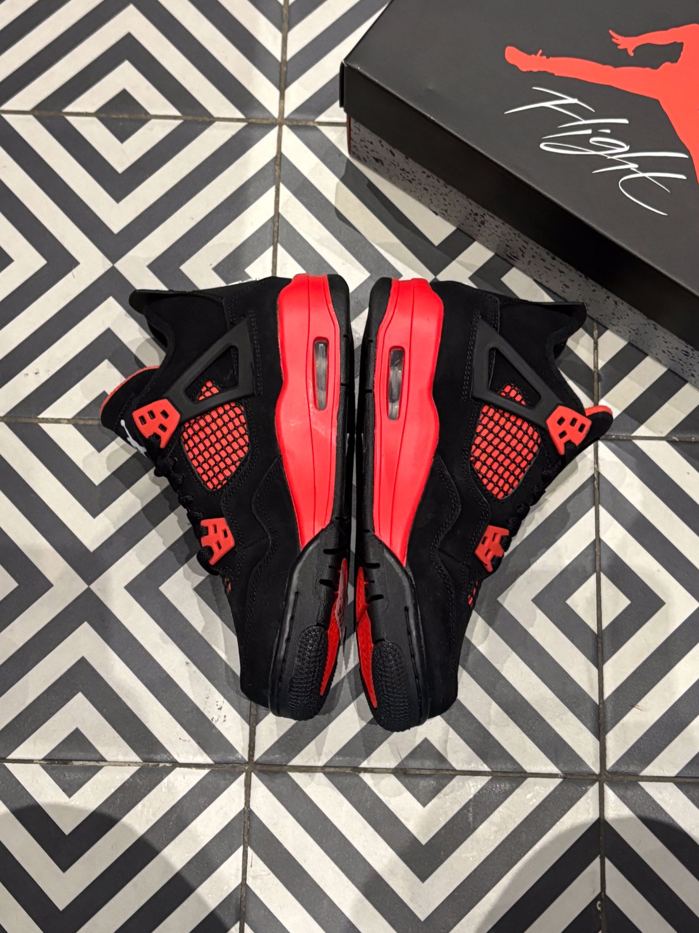 Jordan 4 Red Thunder GS (Taille 37,5)