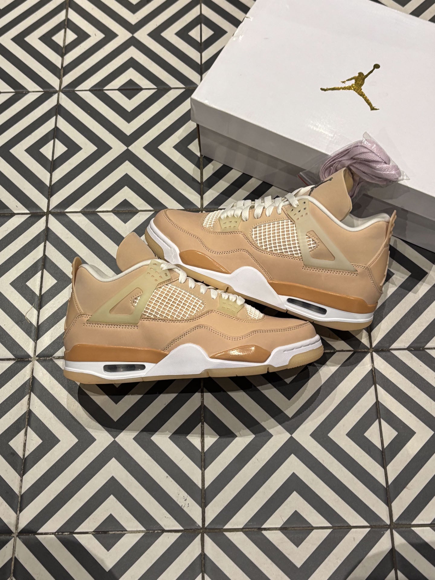Jordan 4 Shimmer (Taille 40)