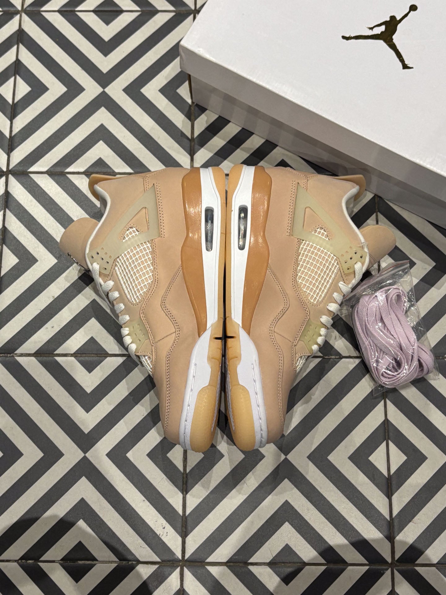 Jordan 4 Shimmer (Taille 40)
