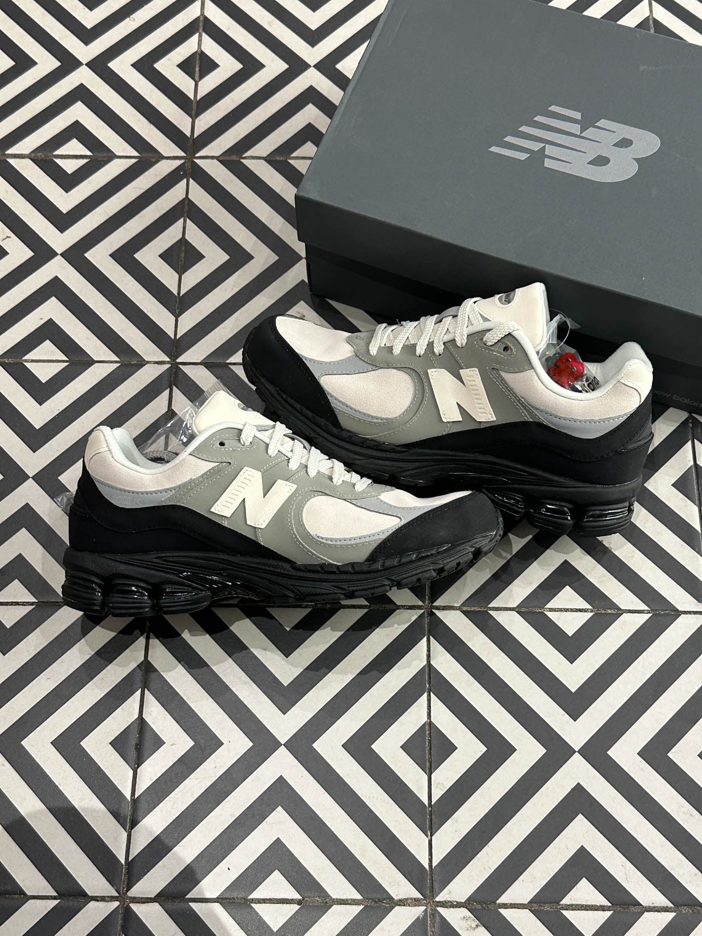 New Balance 2002R The Basement (Taille 44,5)