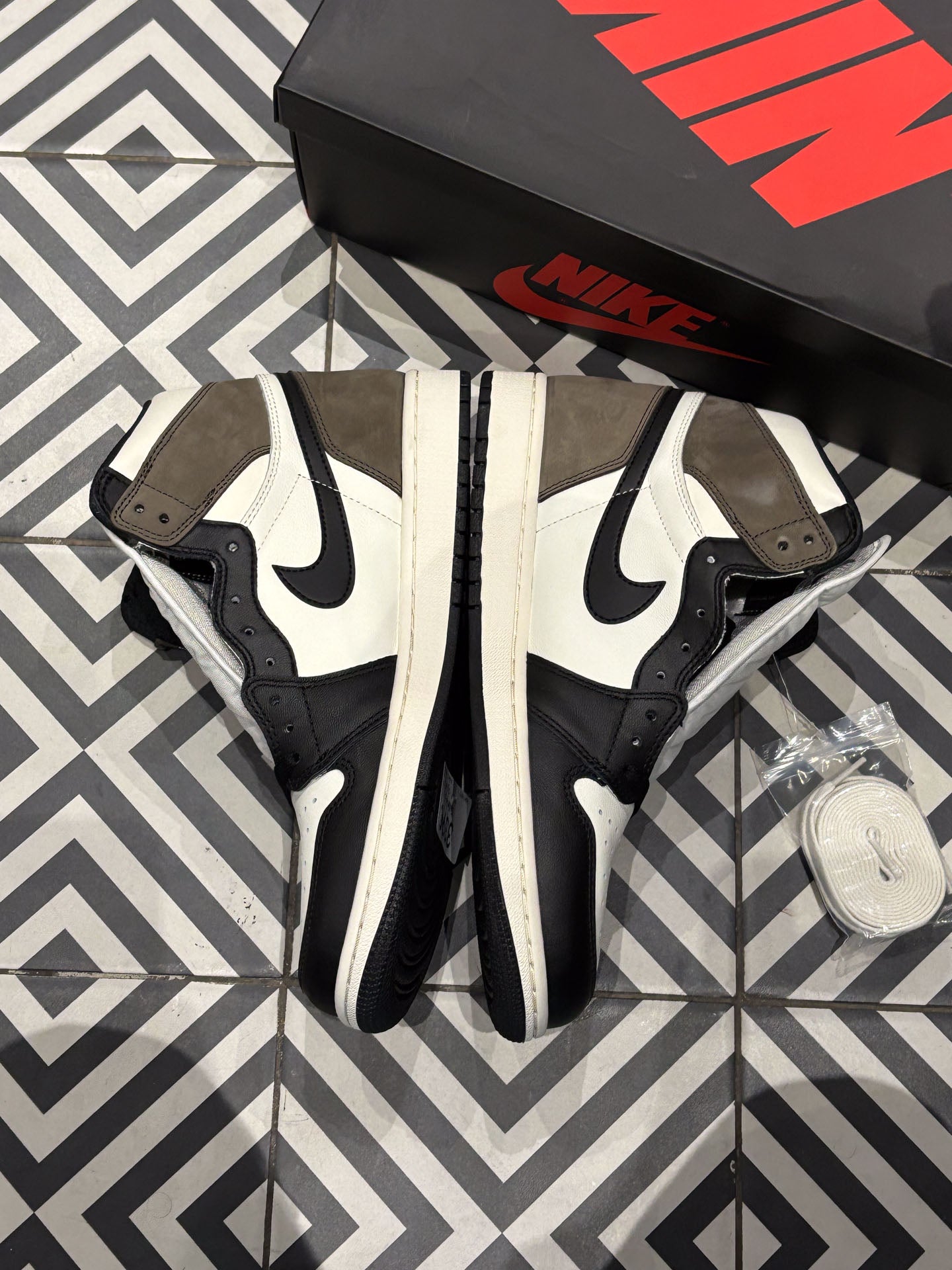 Jordan 1 High Mocha (Taille 44,5)