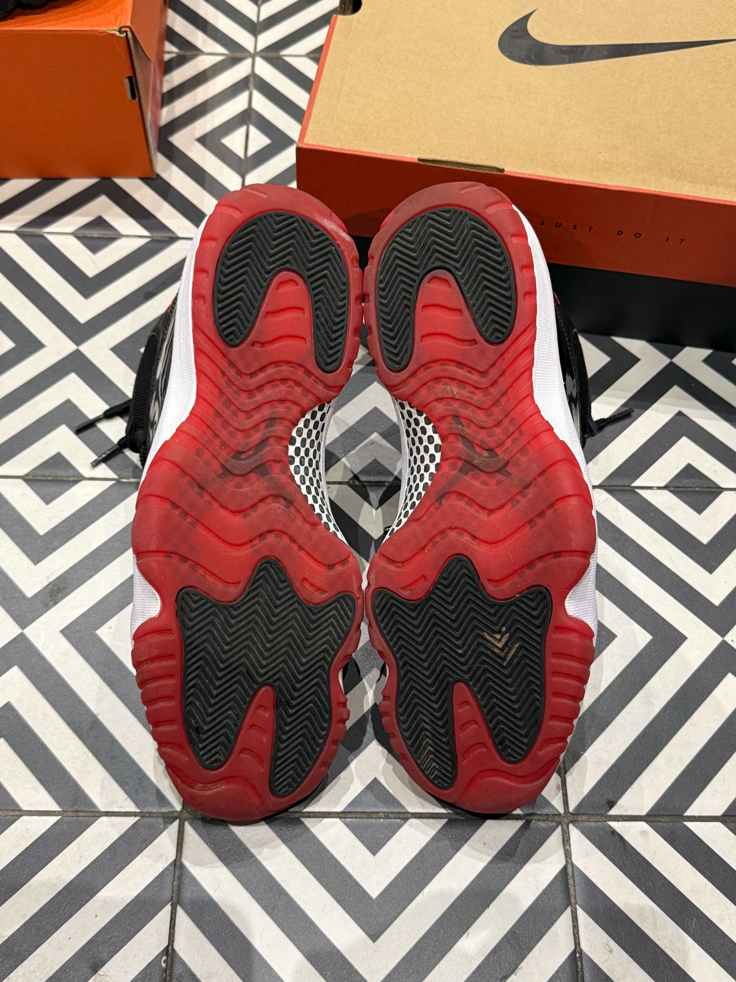 Jordan 11 Bred (Taille 46)