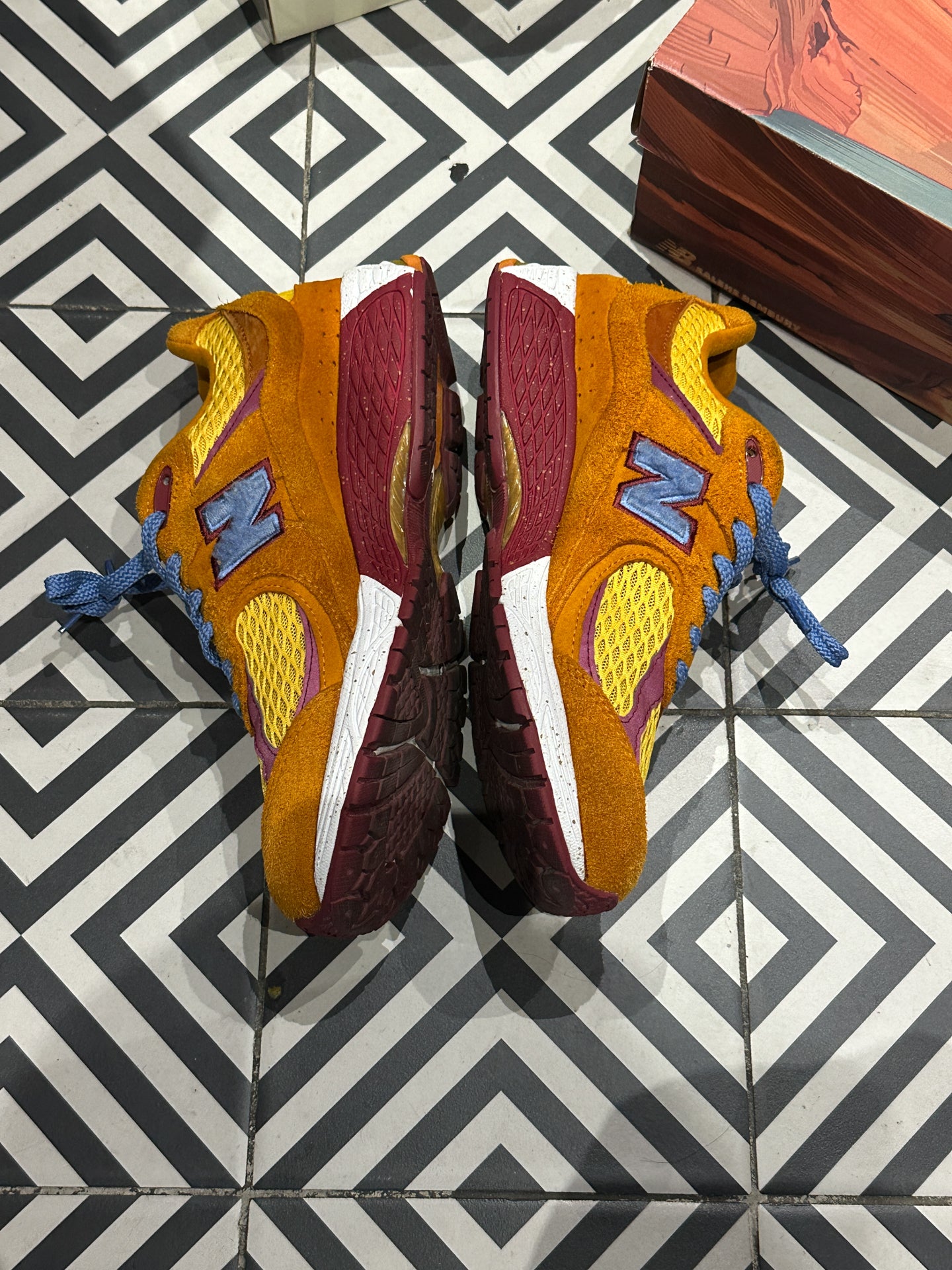 New Balance 2002R Salehe Bemburry Orange (Taille 43)