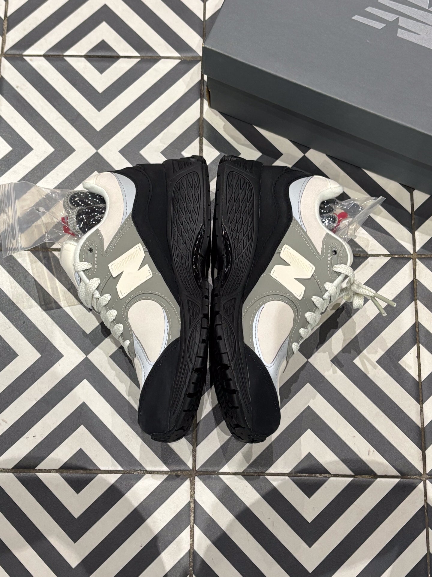 New Balance 2002R The Basement Grey (Taille 37)