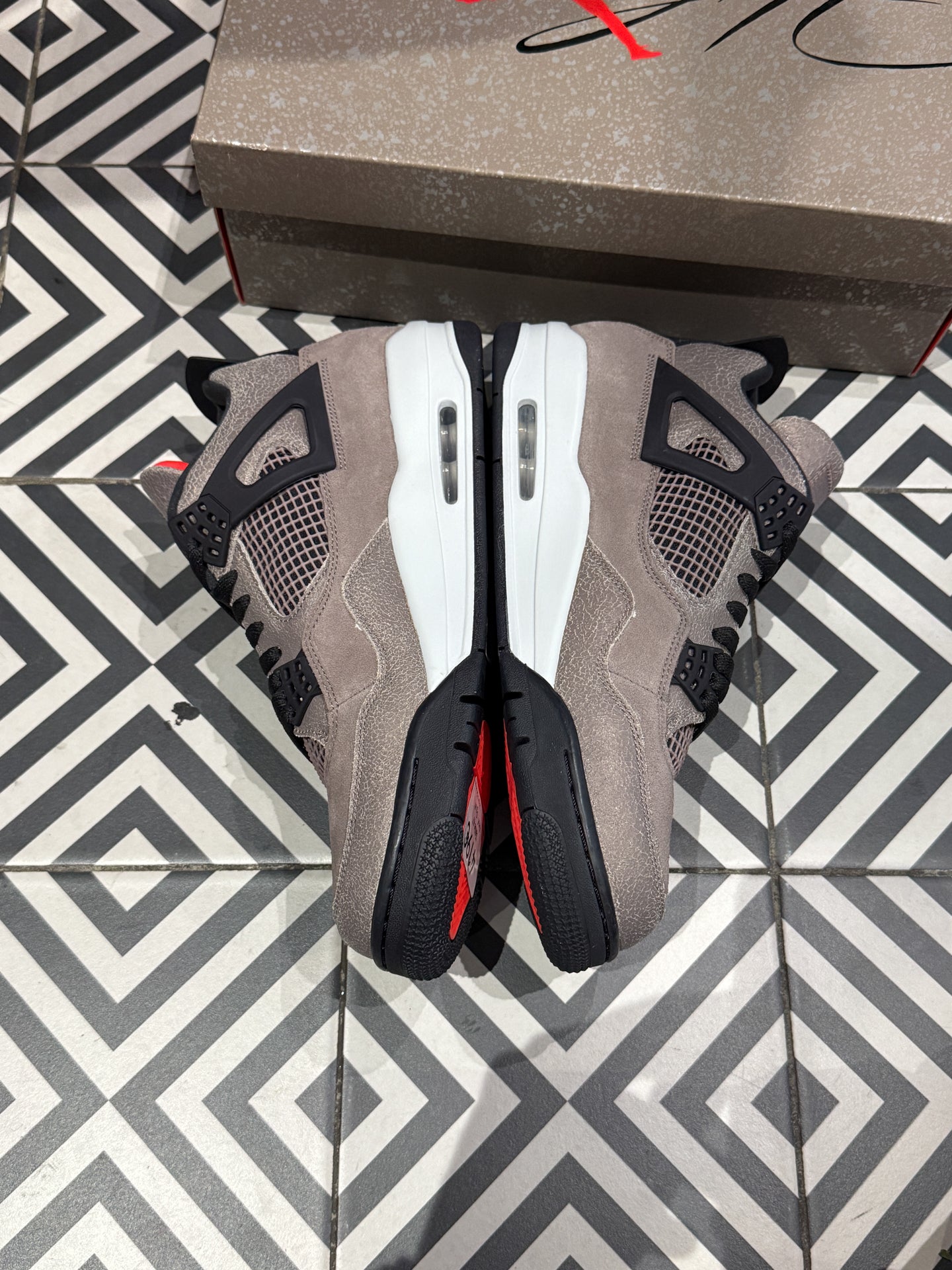 Jordan 4 Taupe Haze (Taille 47)