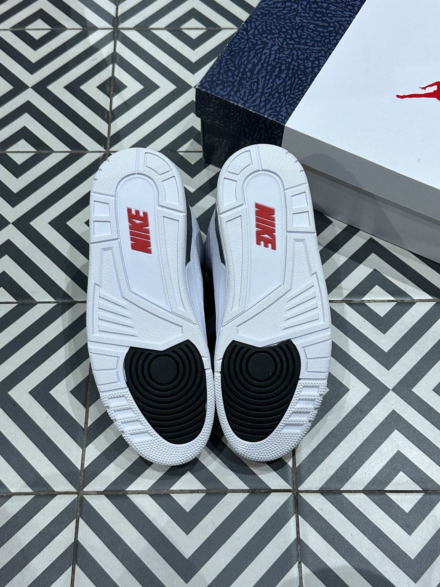 Jordan 3 Denim (Taille 42,5)