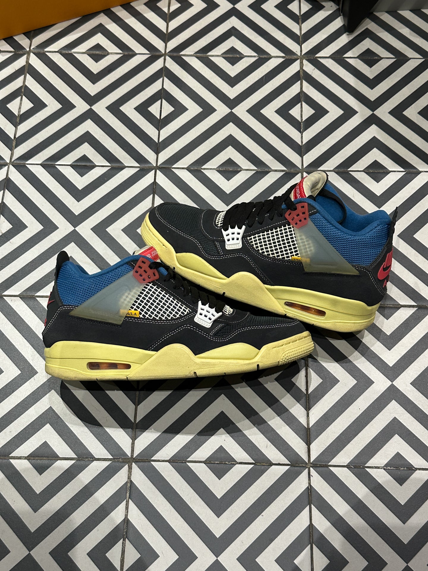 Jordan 4 Union Off Noir (Taille 45)