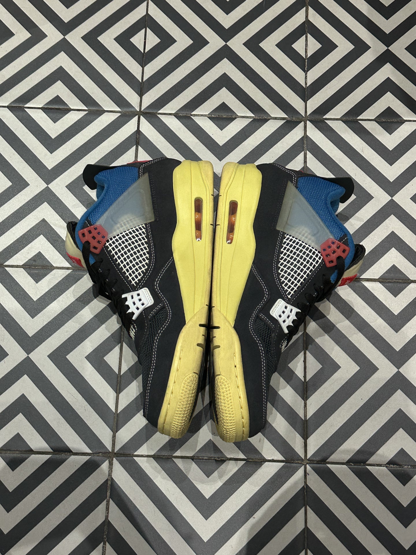 Jordan 4 Union Off Noir (Taille 45)