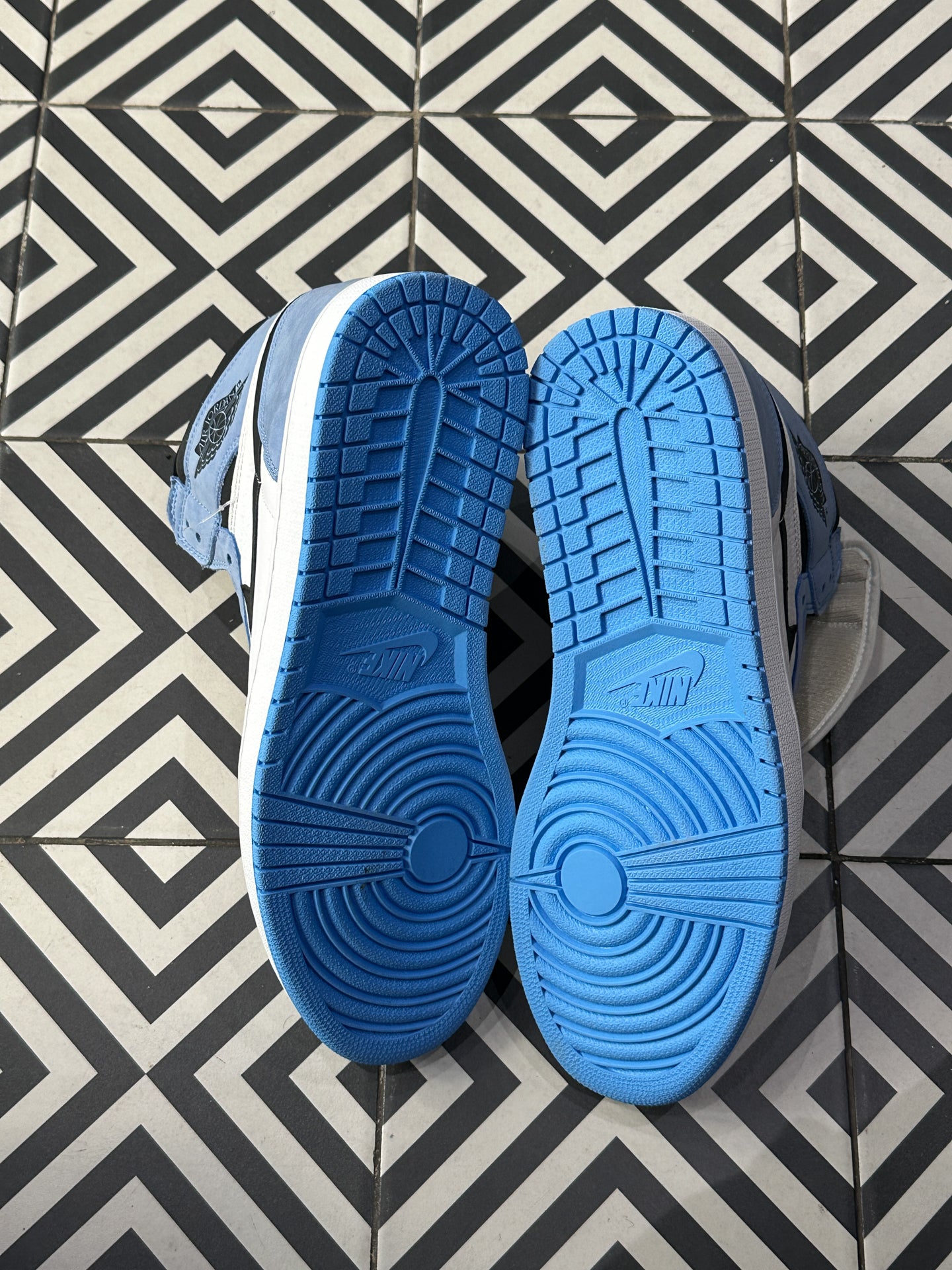 Jordan 1 High University Blue (Taille 47,5)