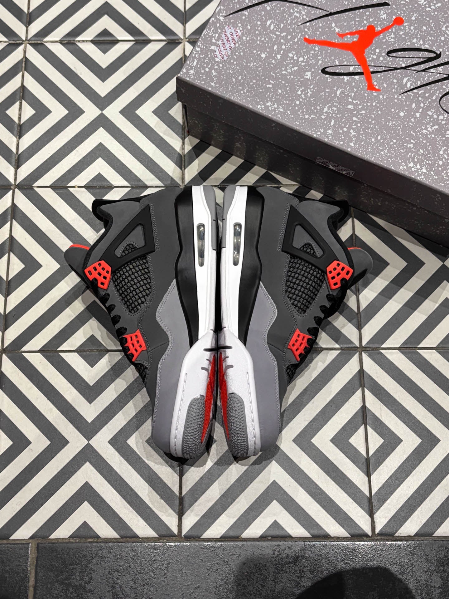 Jordan 4 Infrared (Taille 44,5)