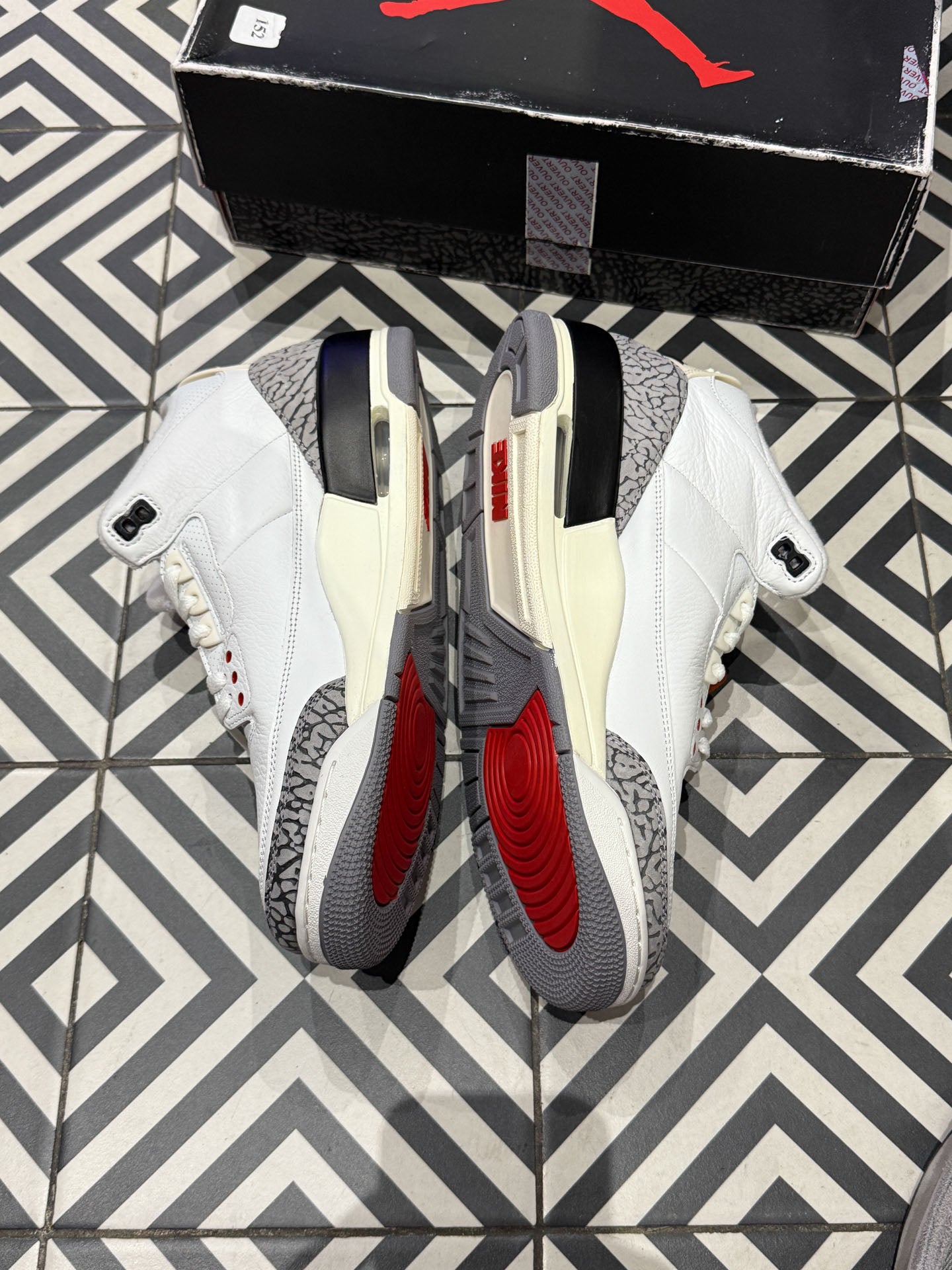 Jordan 3 White Cement Reimagined (Taille 45,5)