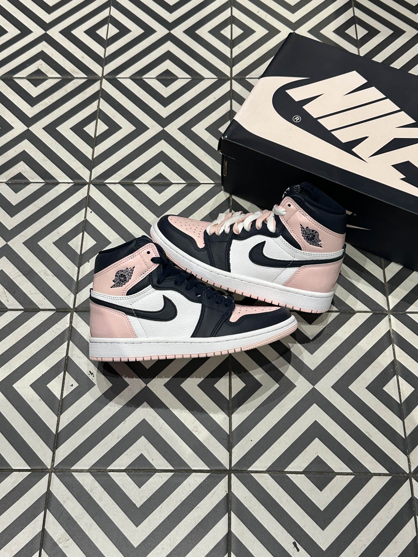 Jordan 1 High Atmosphere (Taille 36)