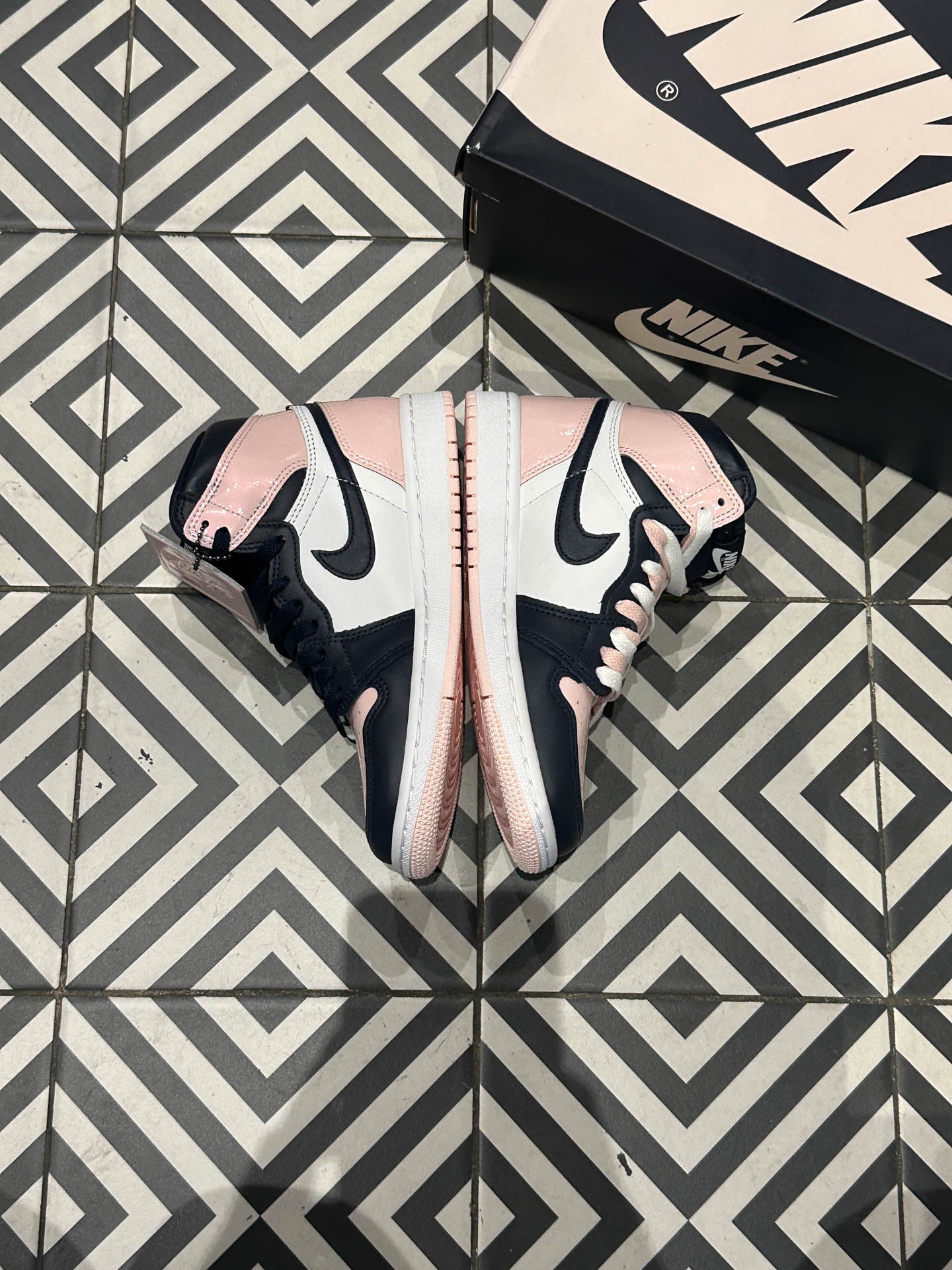 Jordan 1 High Atmosphere (Taille 36)