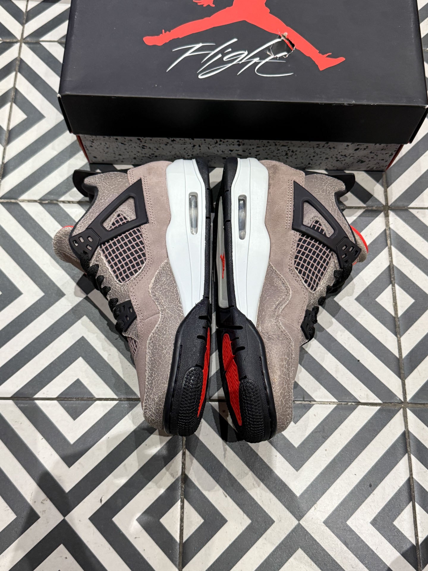Jordan 4 Taupe Haze GS (Taille 38)