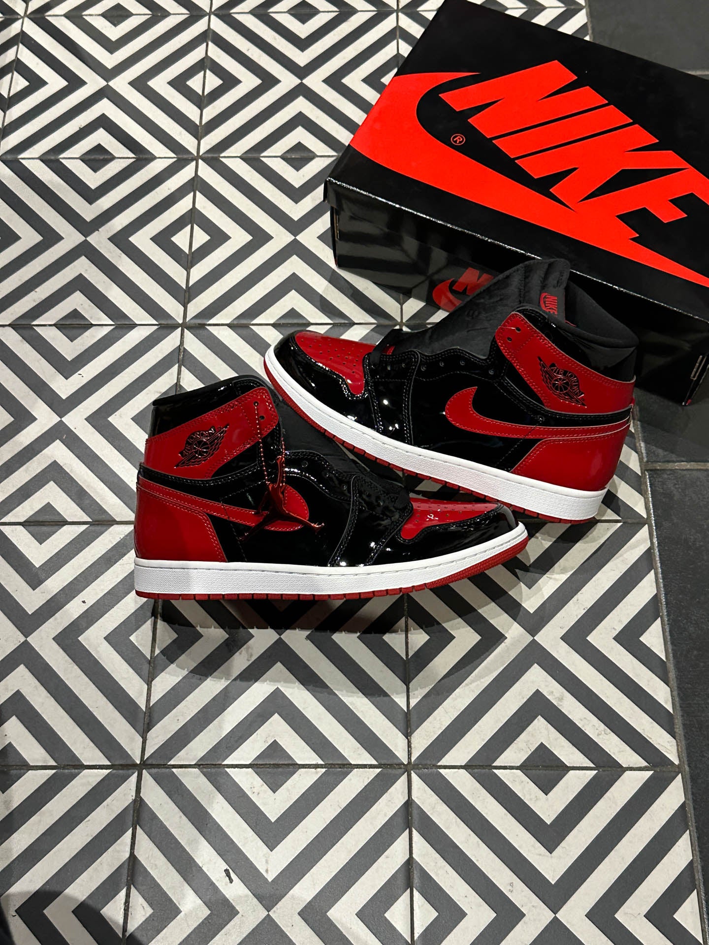 Jordan 1 High Patent Bred (Taille 40,5)
