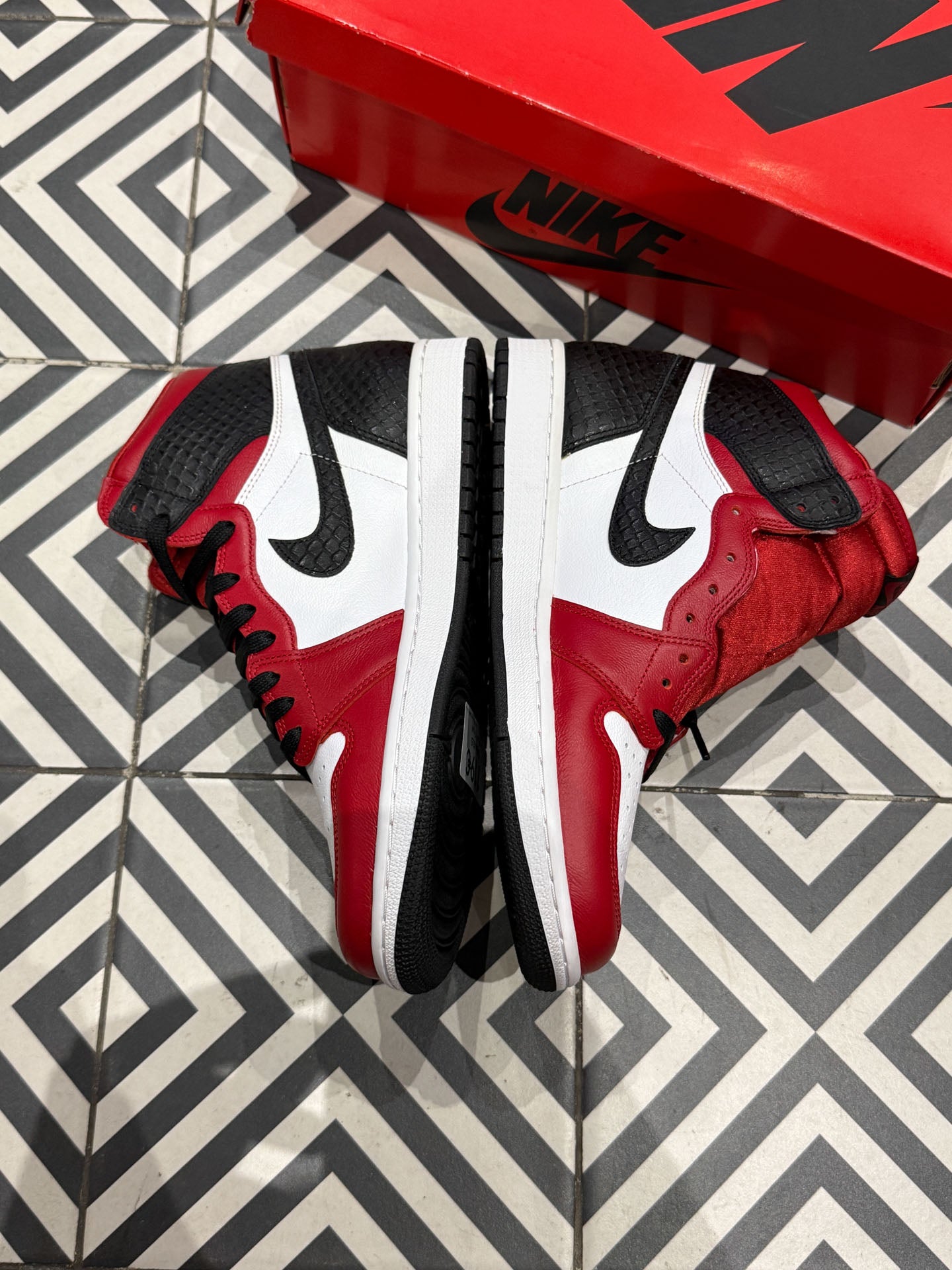 Jordan 1 High Satin Snake (Taille 42,5)