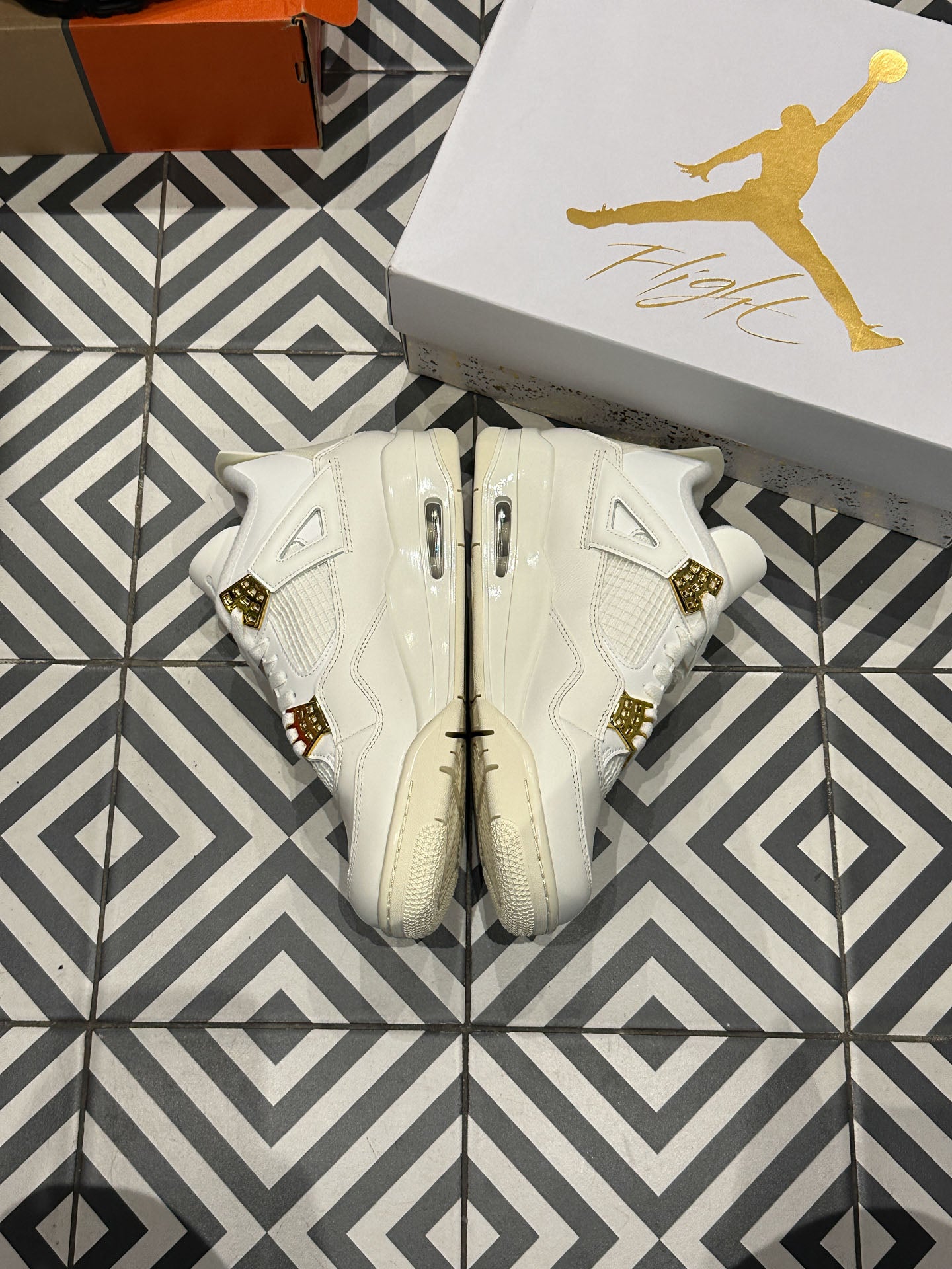 Jordan 4 Metallic Gold (Taille 37,5)