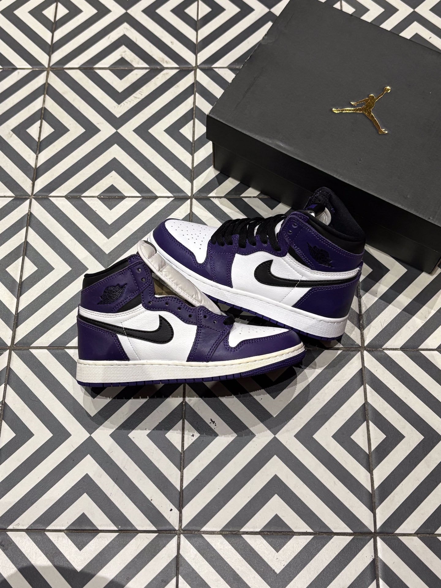 Jordan 1 high Court Purple GS (Taille 36)