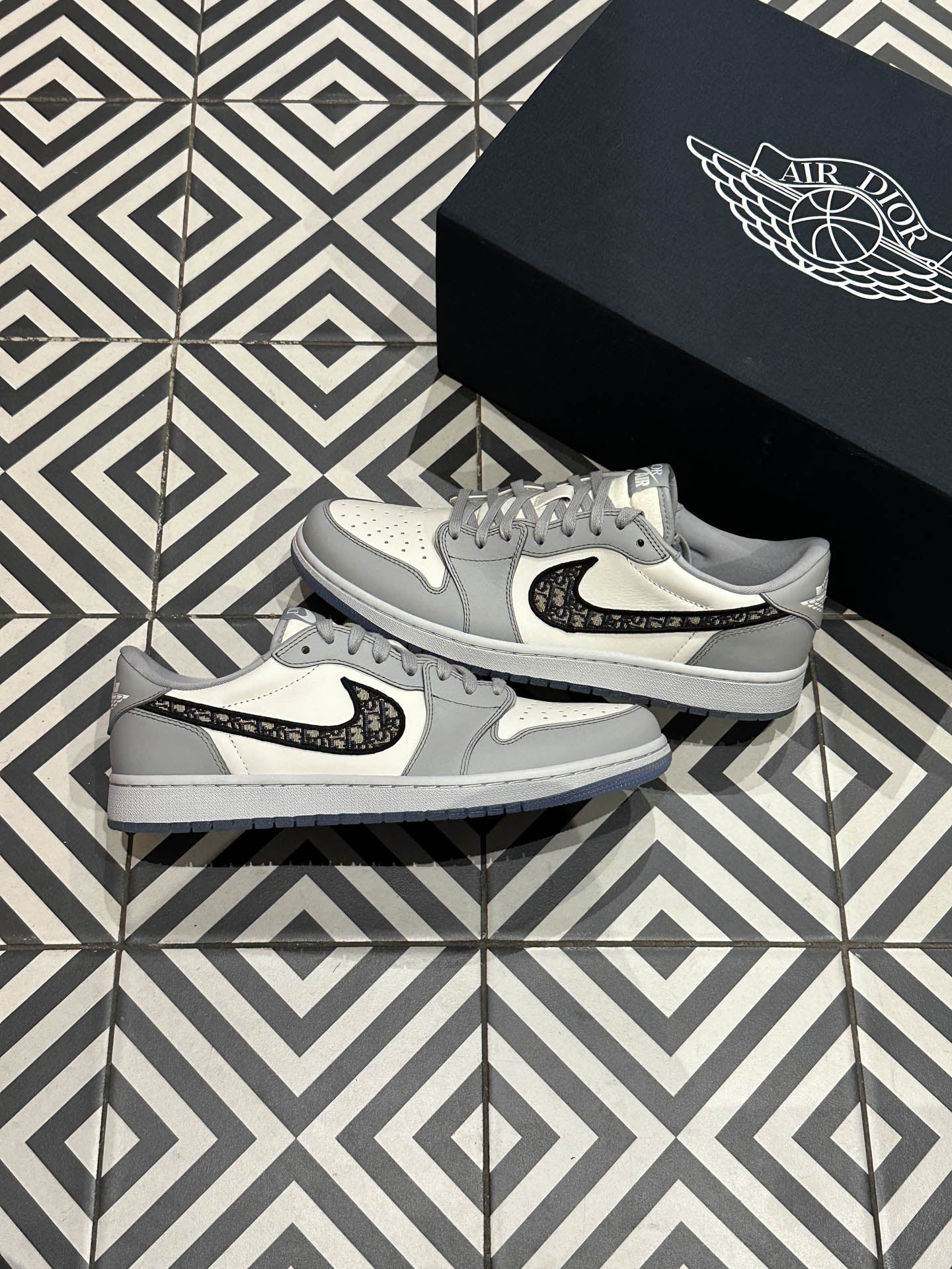 Jordan 1 Low Dior (Taille 45)