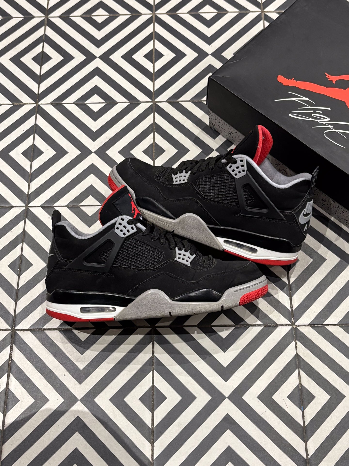 Jordan 4 Bred 2019 Taille 45 SwaveKiqs