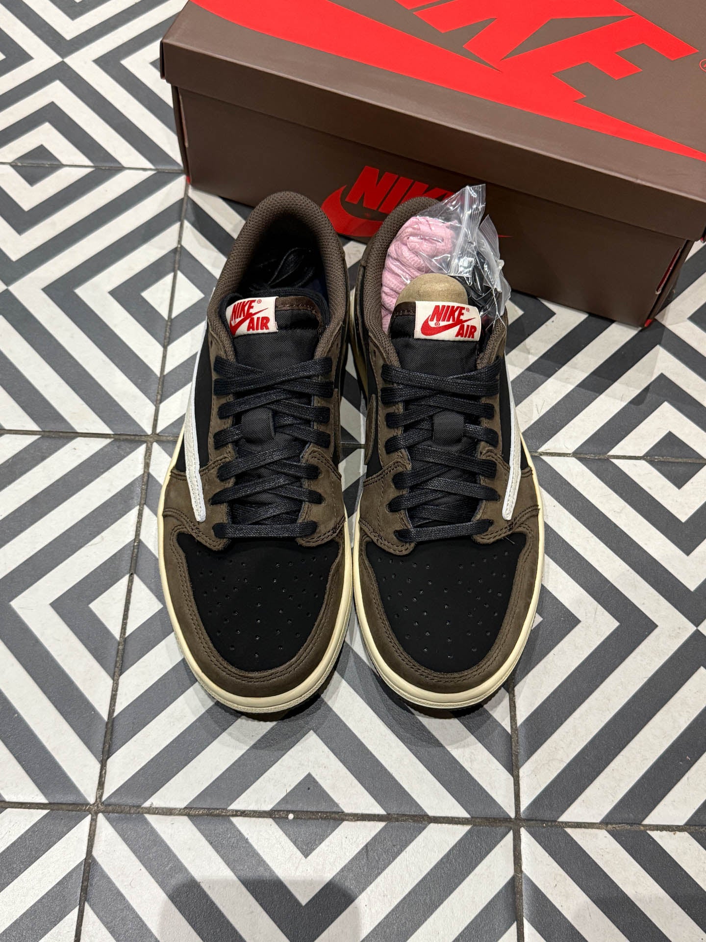 Jordan 1 Low Travis Scott Mocha (Taille 40)
