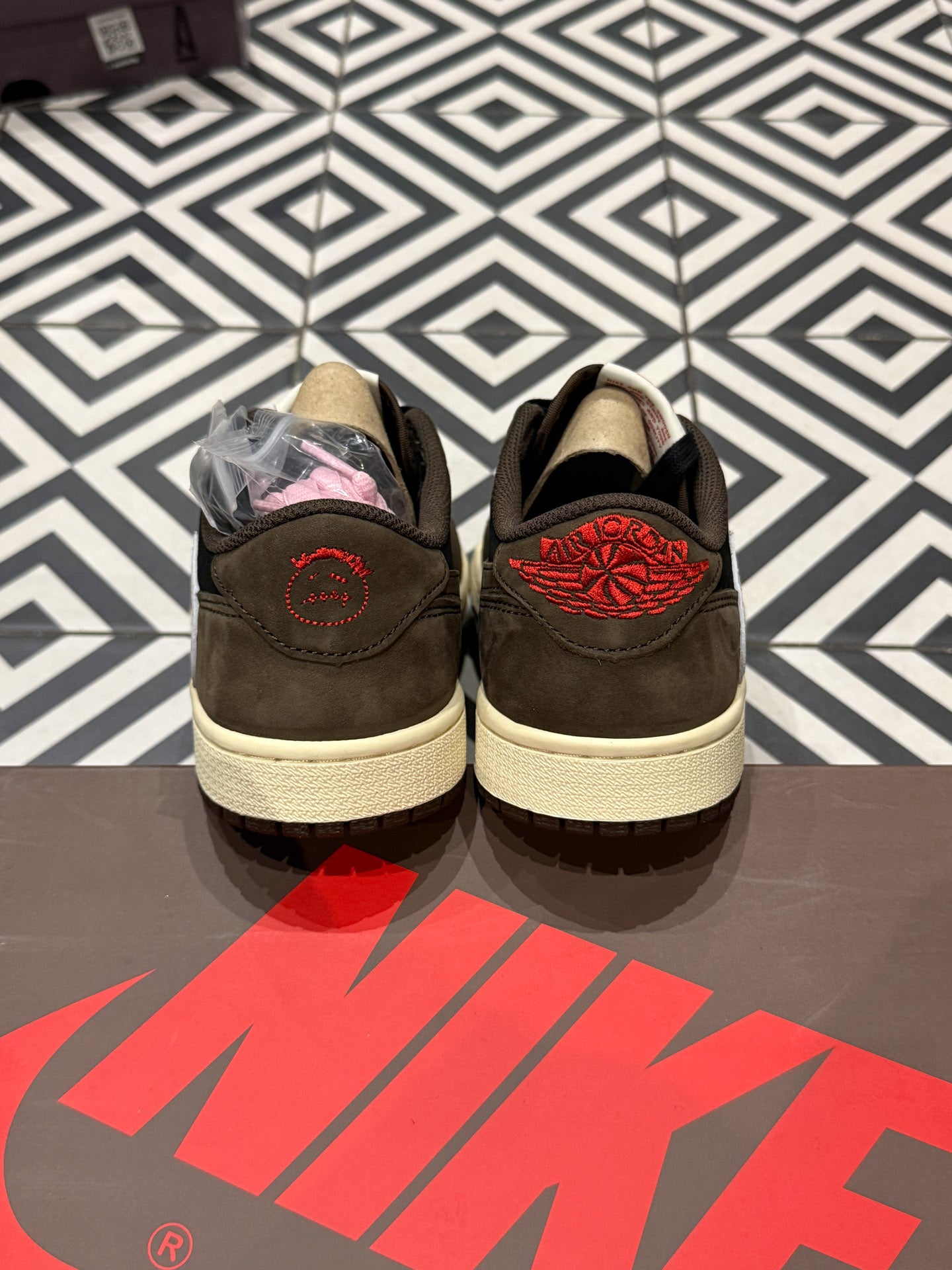Jordan 1 Low Travis Scott Mocha (Taille 40)