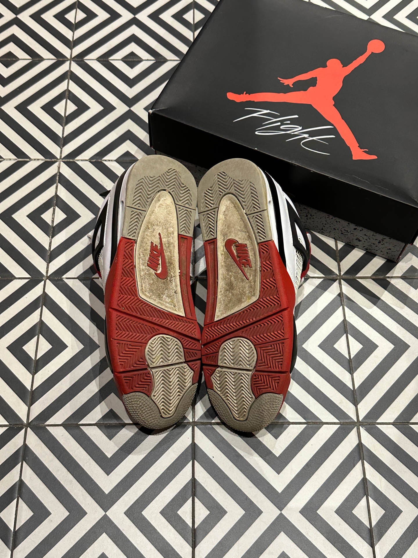 Jordan 4 Fire Red (Taille 47,5)