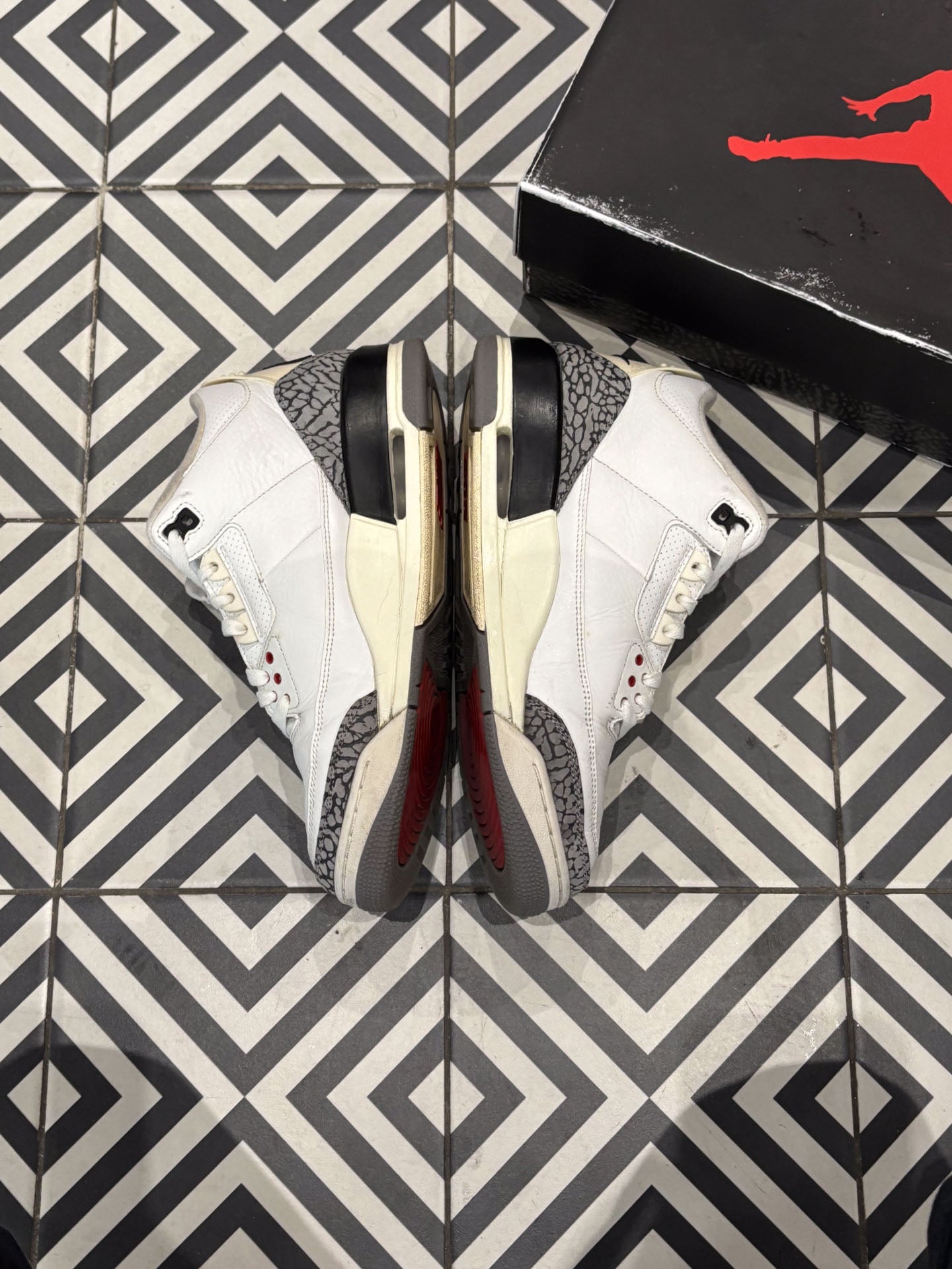 Jordan 3 White Cement Reimagined (Taille 43)
