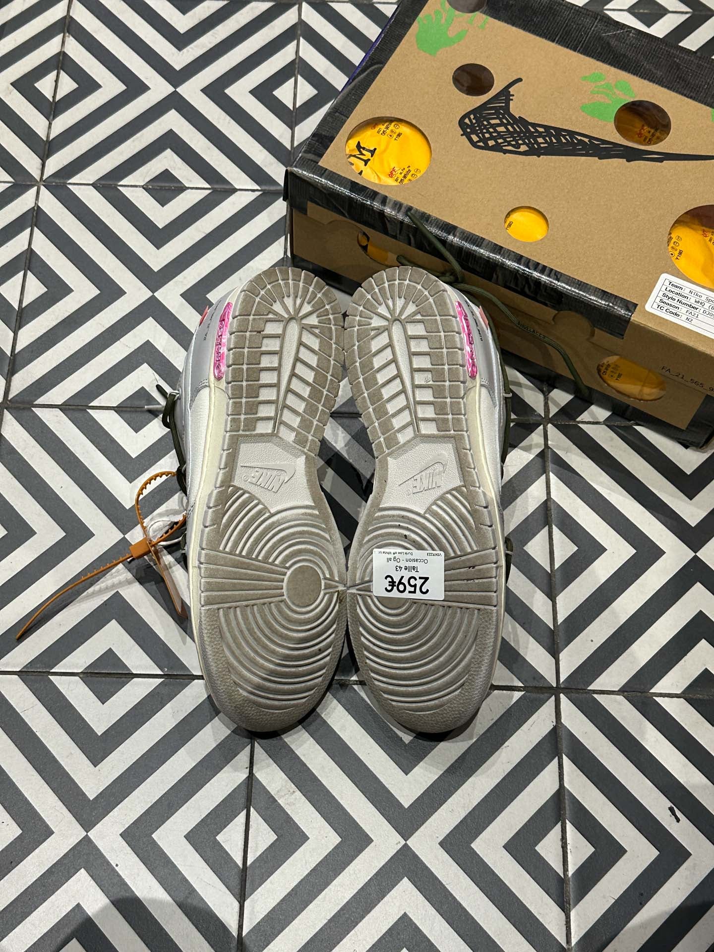 Dunk Low off-White lot 22/50 (Taille 43)