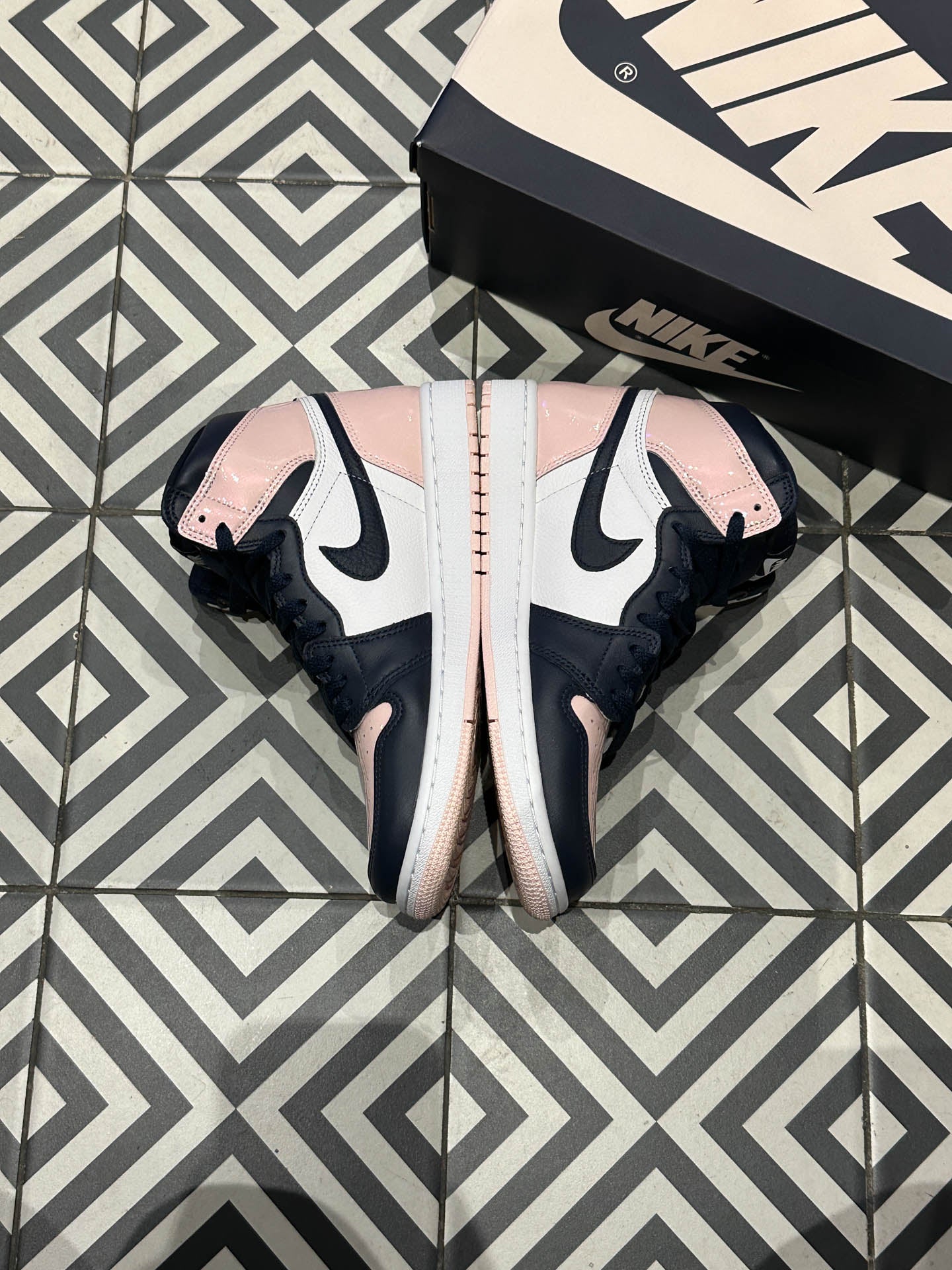 Jordan 1 High Atmosphere (Taille 41)