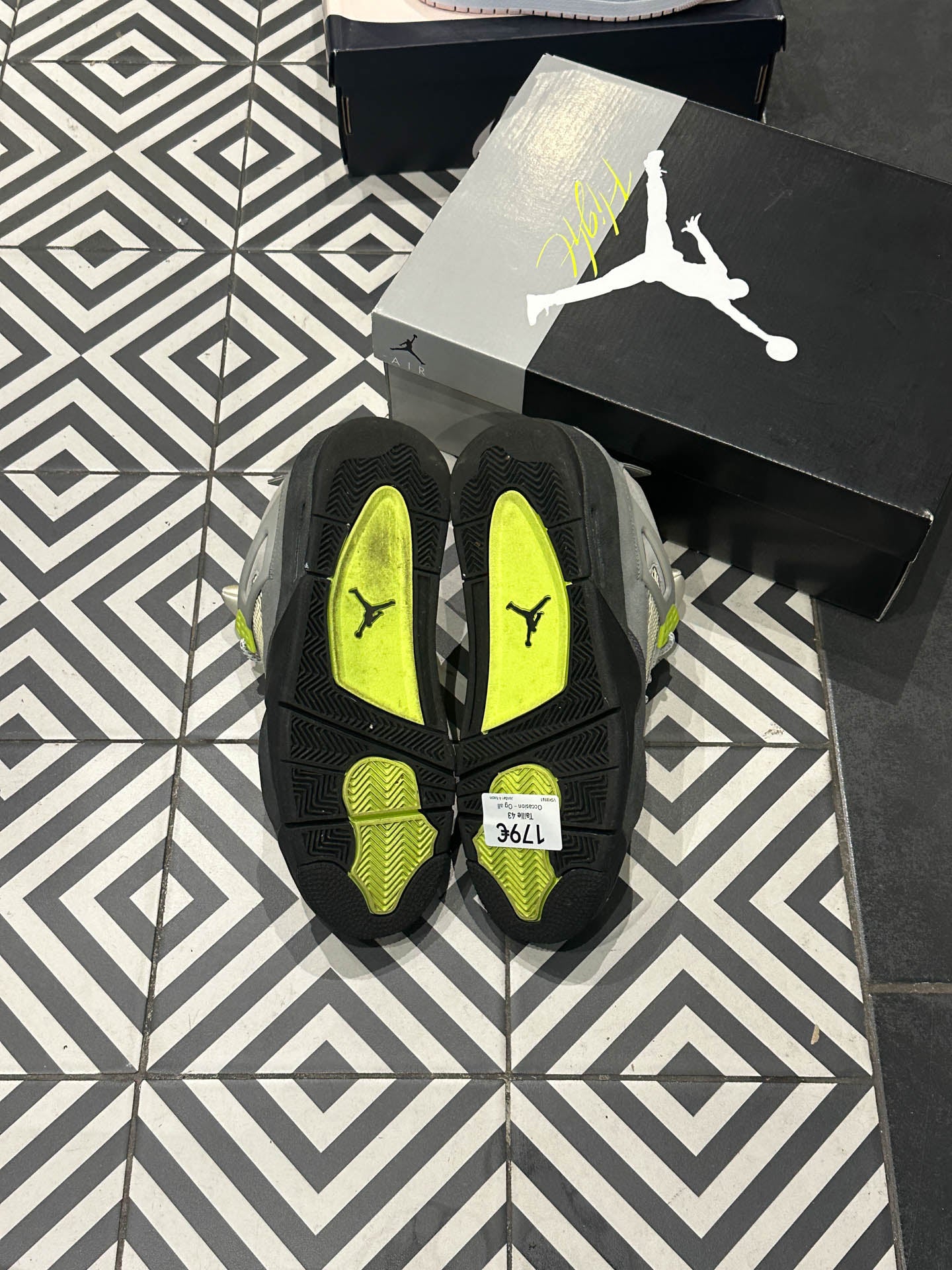 Jordan 4 Neon (Taille 43)