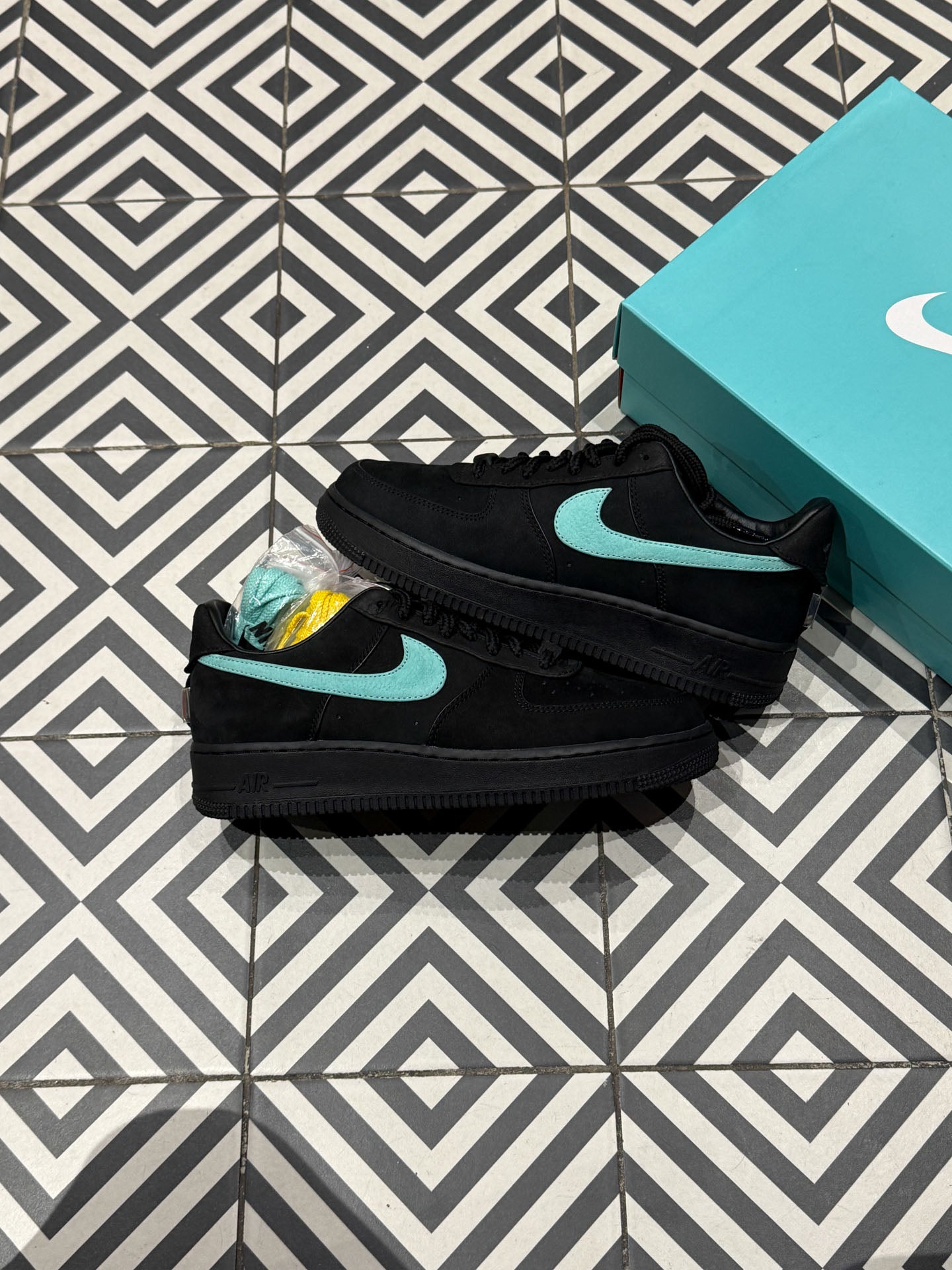 Air Force 1 Tiffany Taille 43 SwaveKiqs