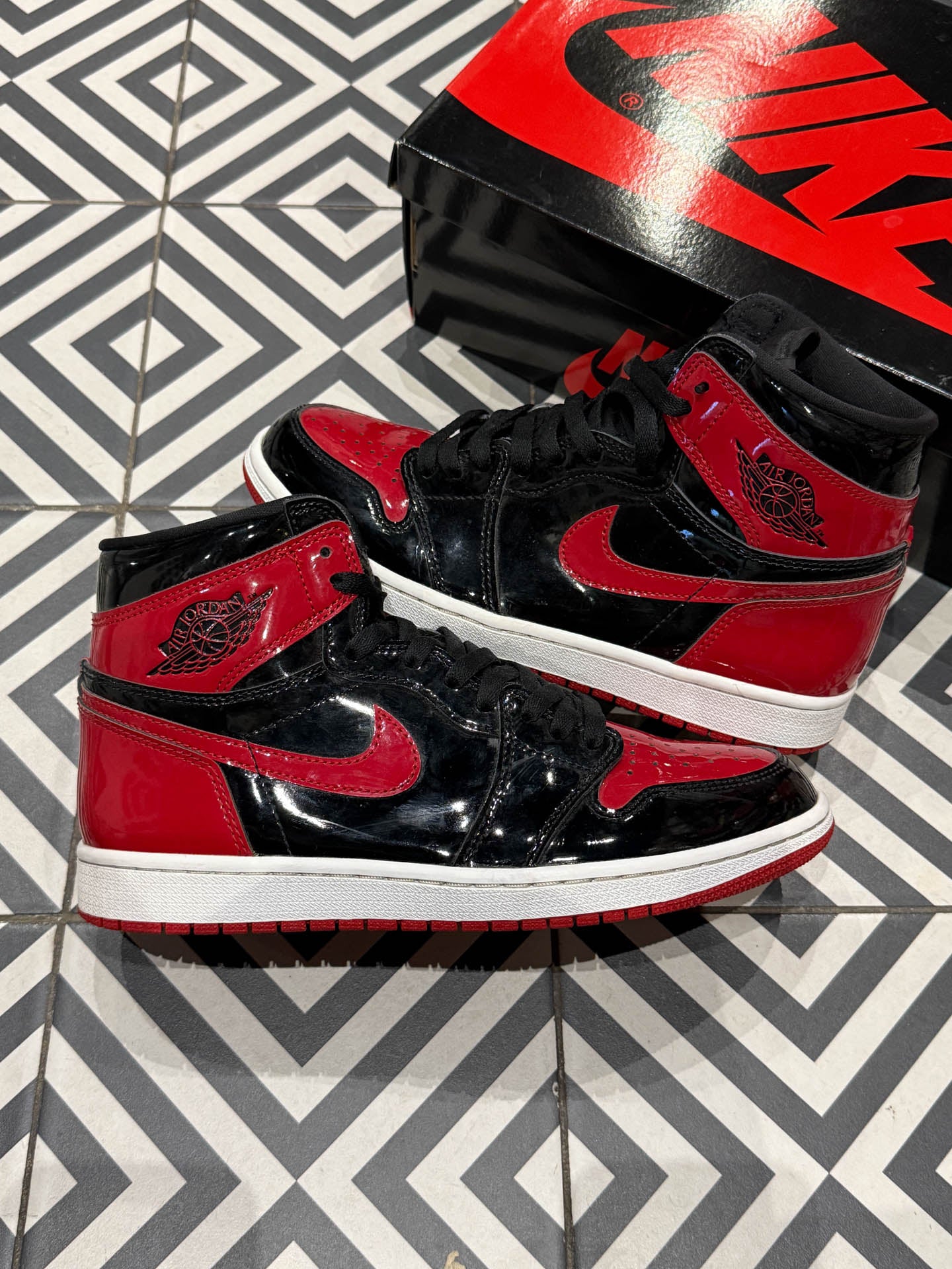 Jordan 1 High Patent Bred Taille 42 5