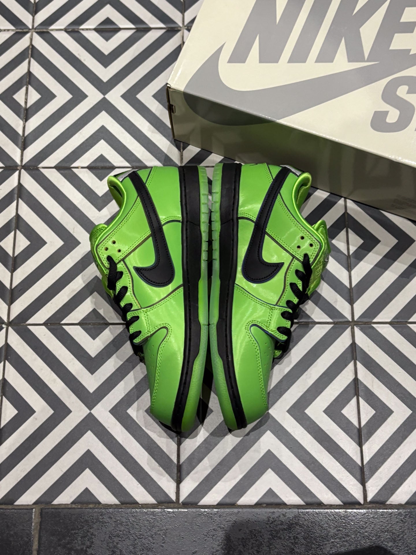 Dunk SB Powerpuff Buttercup (Taille 44,5)