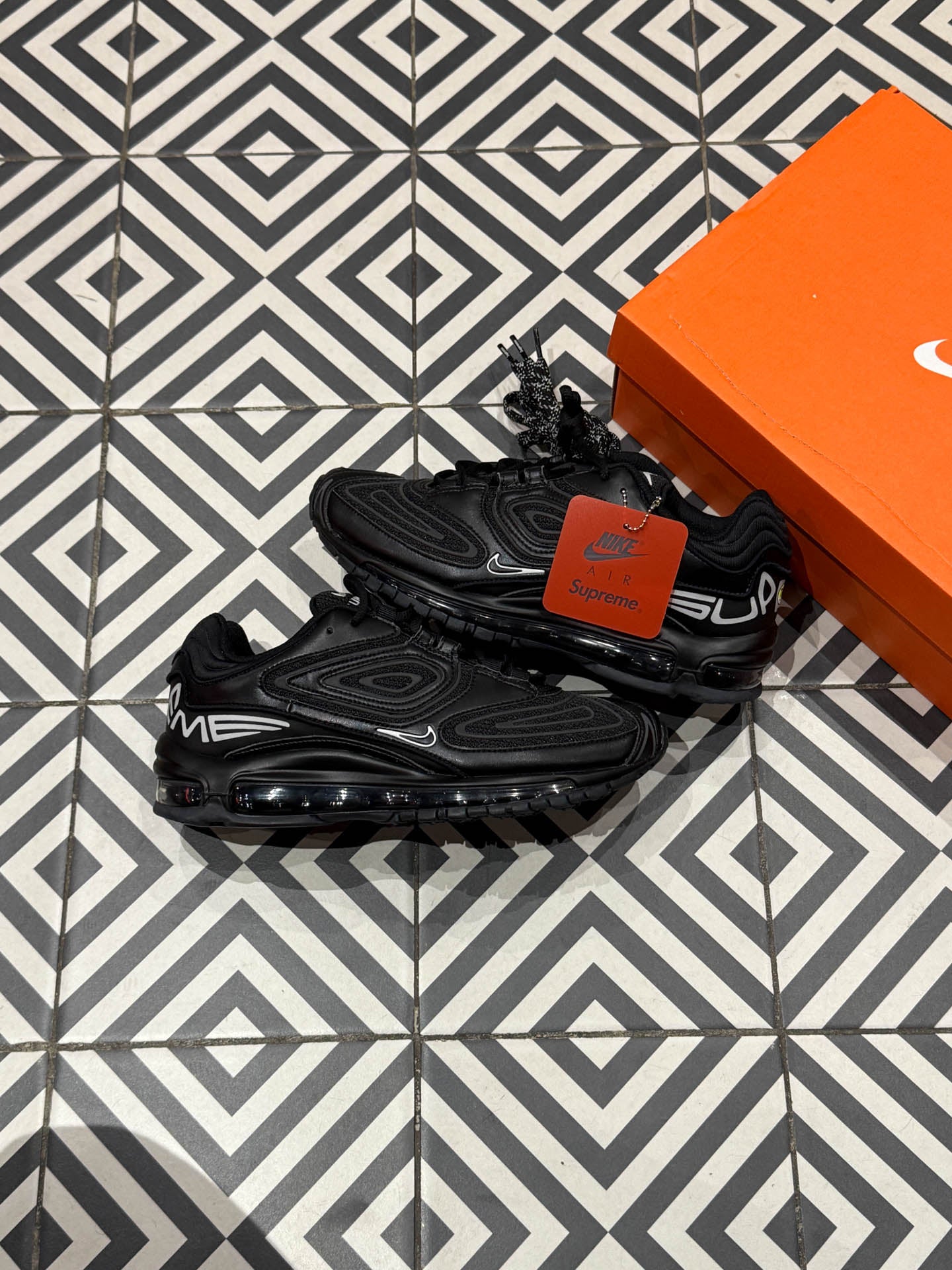 Air Max 98 Supreme Black Taille 42 SwaveKiqs