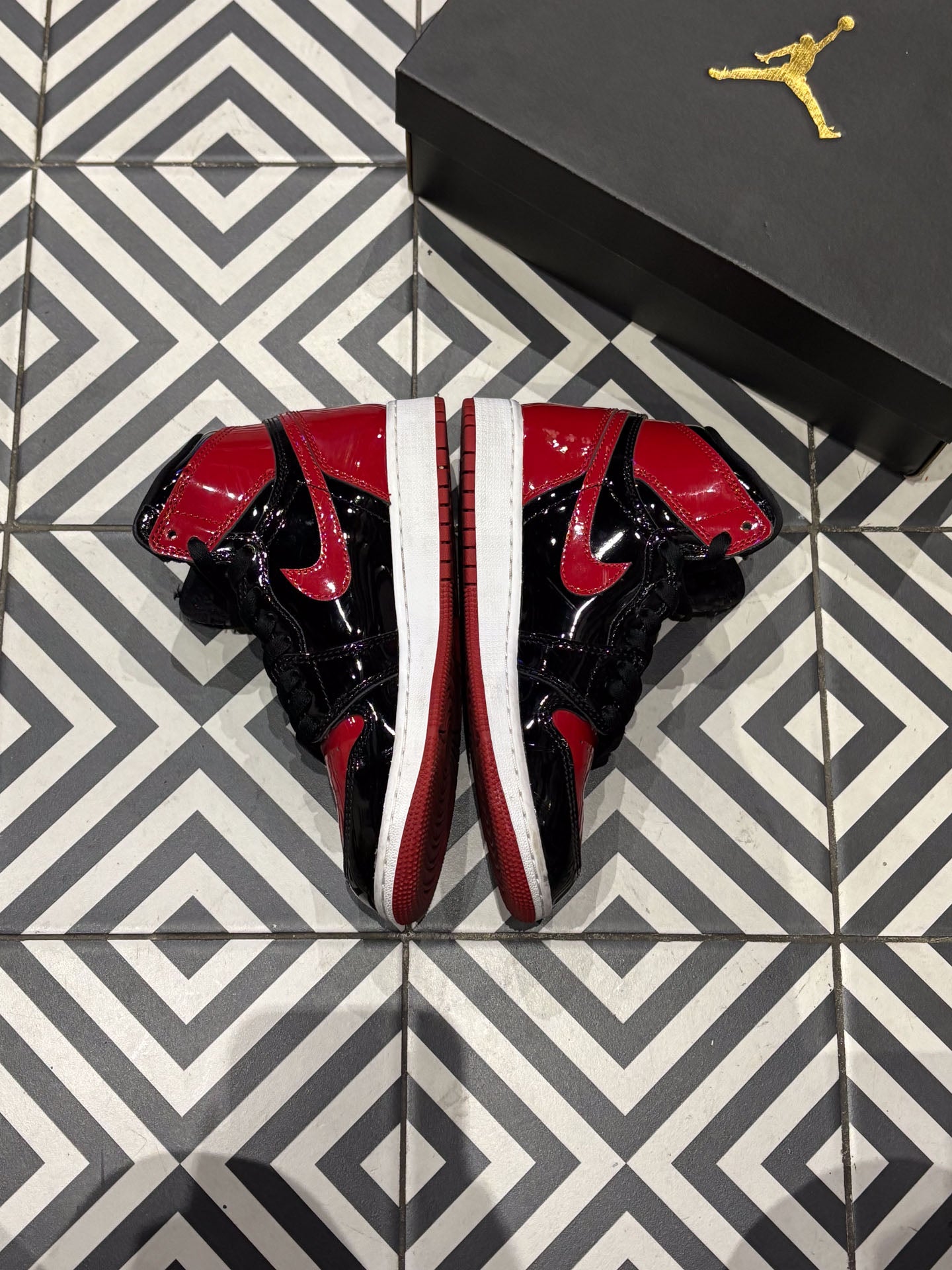 Jordan 1 High Patent Bred Gs (Taille 36,5)
