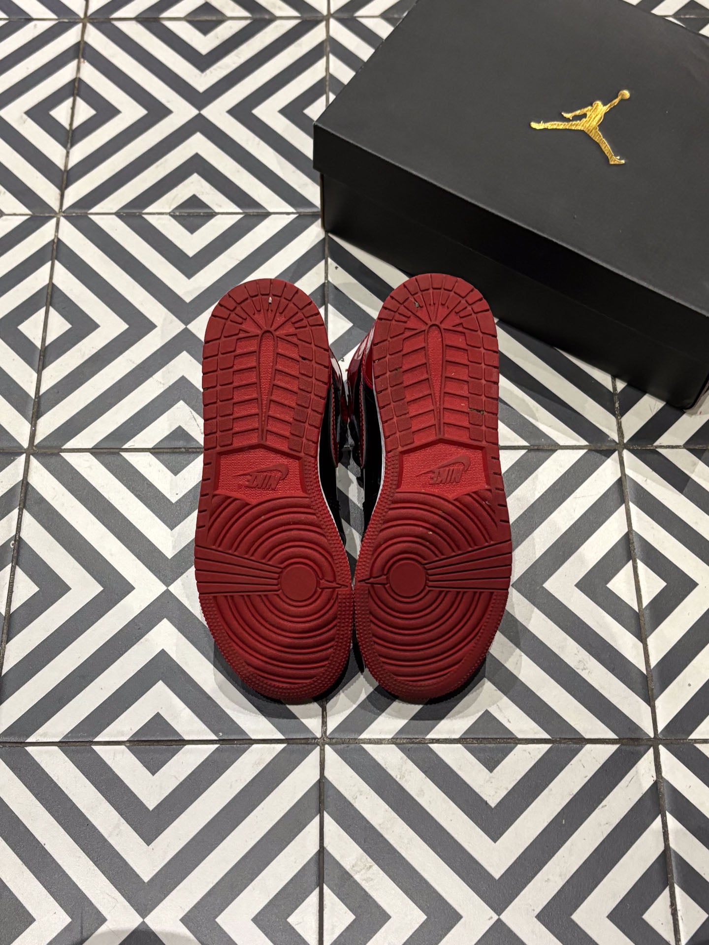 Jordan 1 High Patent Bred Gs (Taille 36,5)