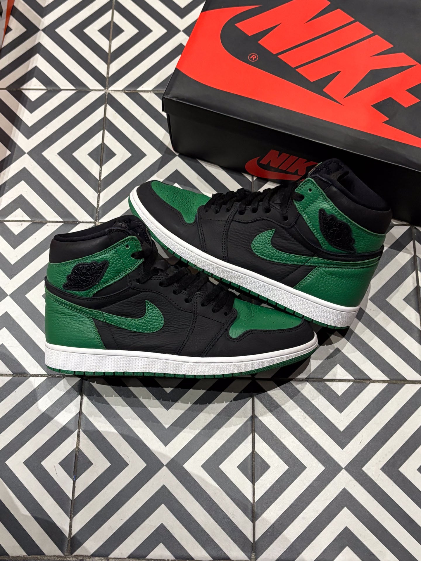 Jordan 1 High Pine Green Taille 45