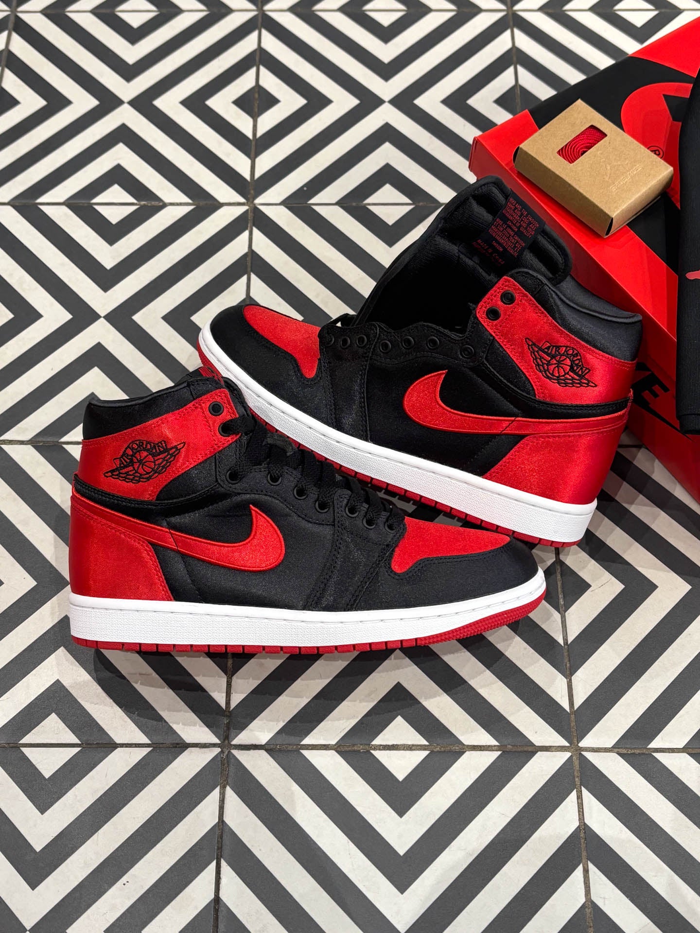 Nike air jordan 1 bred online