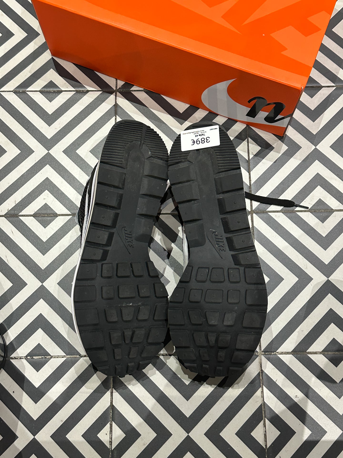 Sacai Vaporwaffle Black white (45)